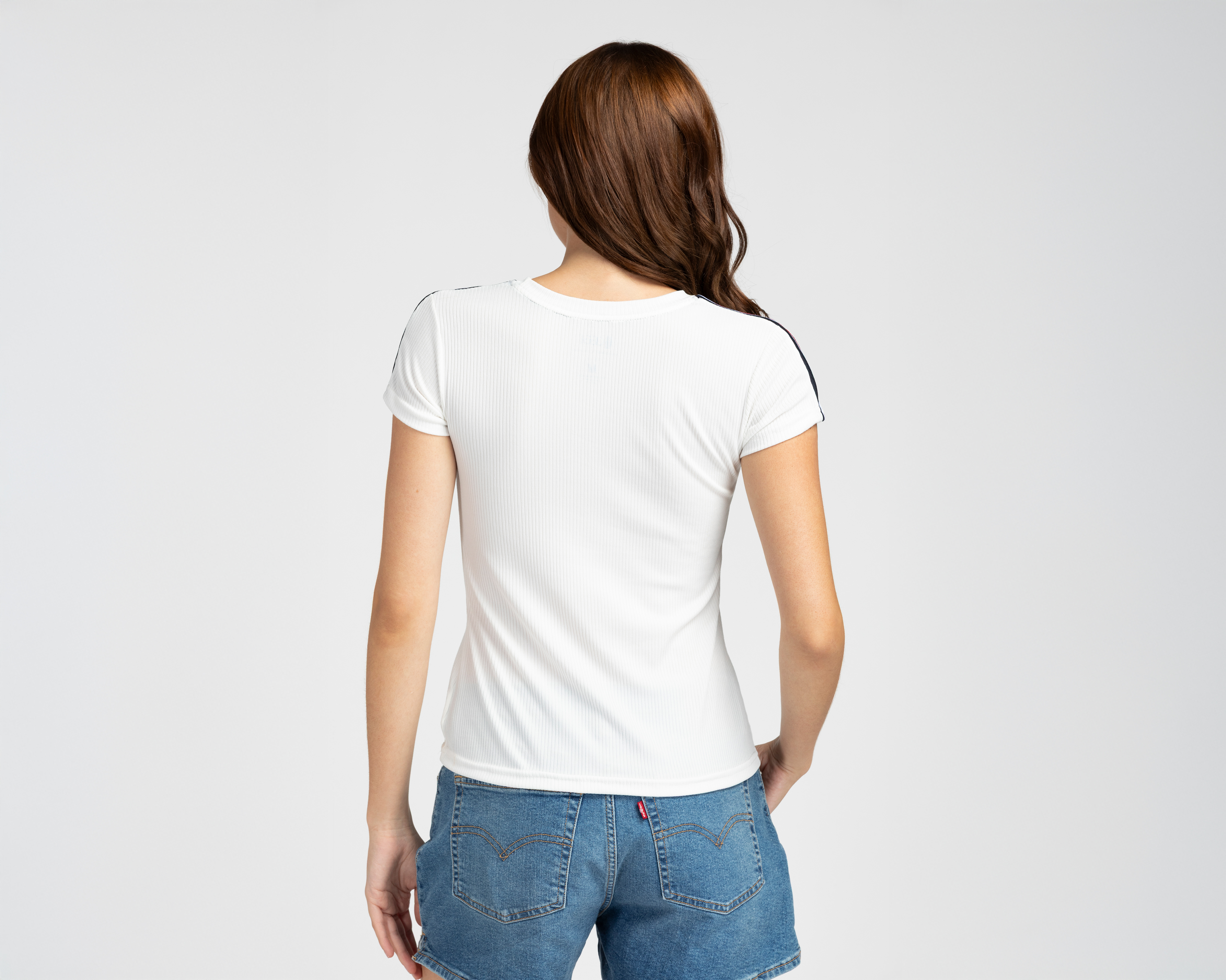 Foto 4 pulgar | Foto 3 | Playera Manga Corta Oggi para Mujer