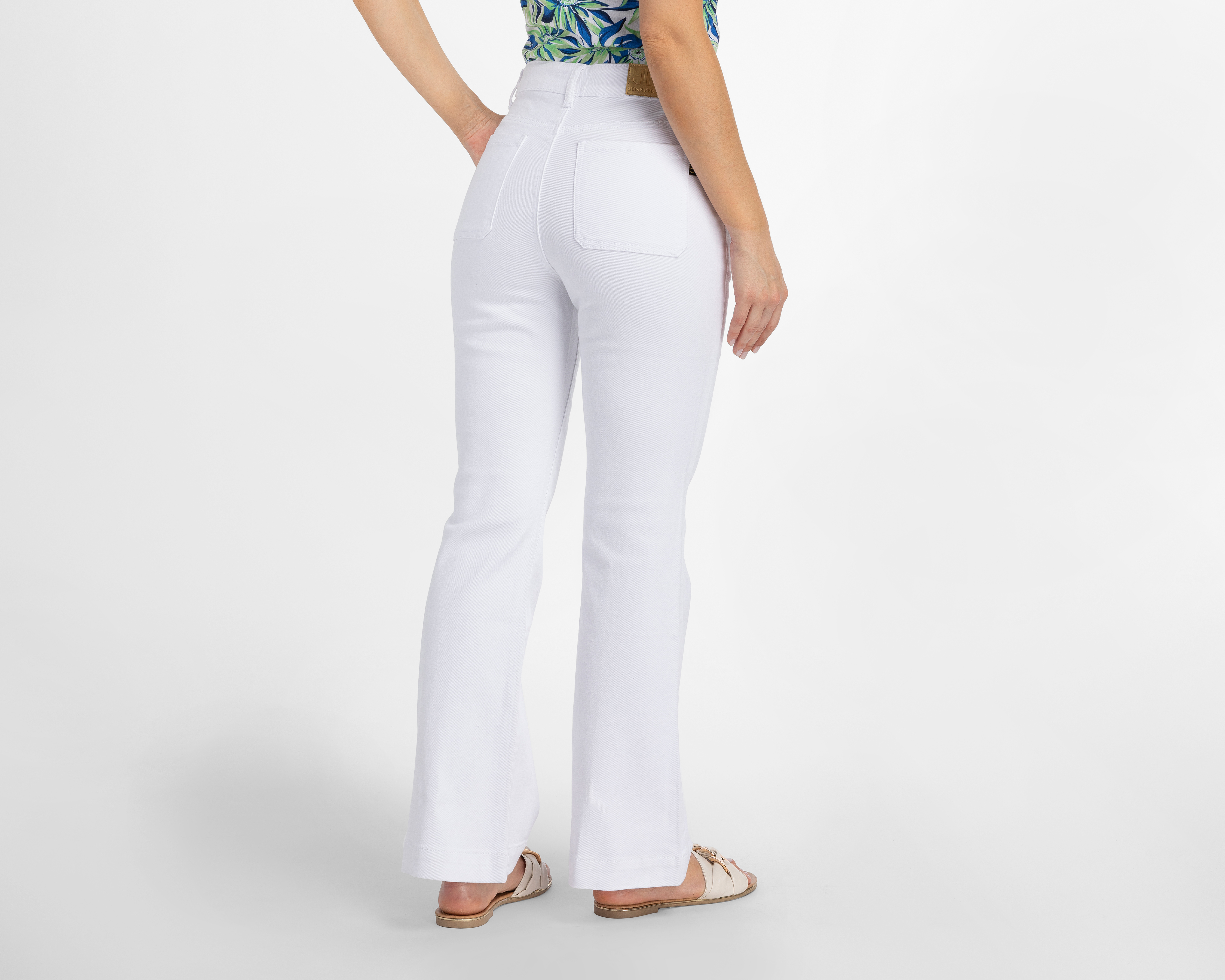 Foto 4 pulgar | Foto 3 | Jeans Flare Jennifer Lopez para Mujer