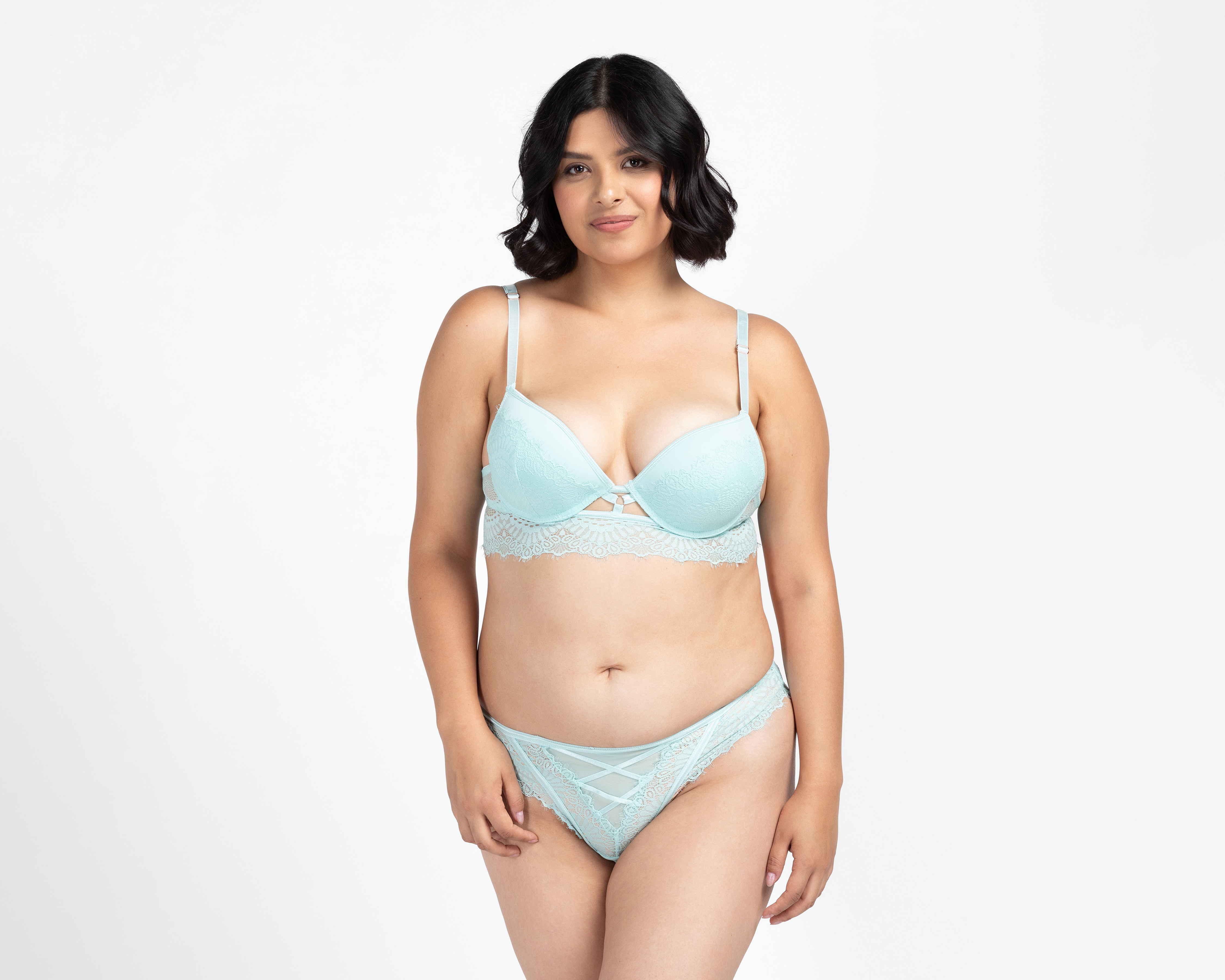 Coordinado de Encaje Copa Completa con Bikini Carnival