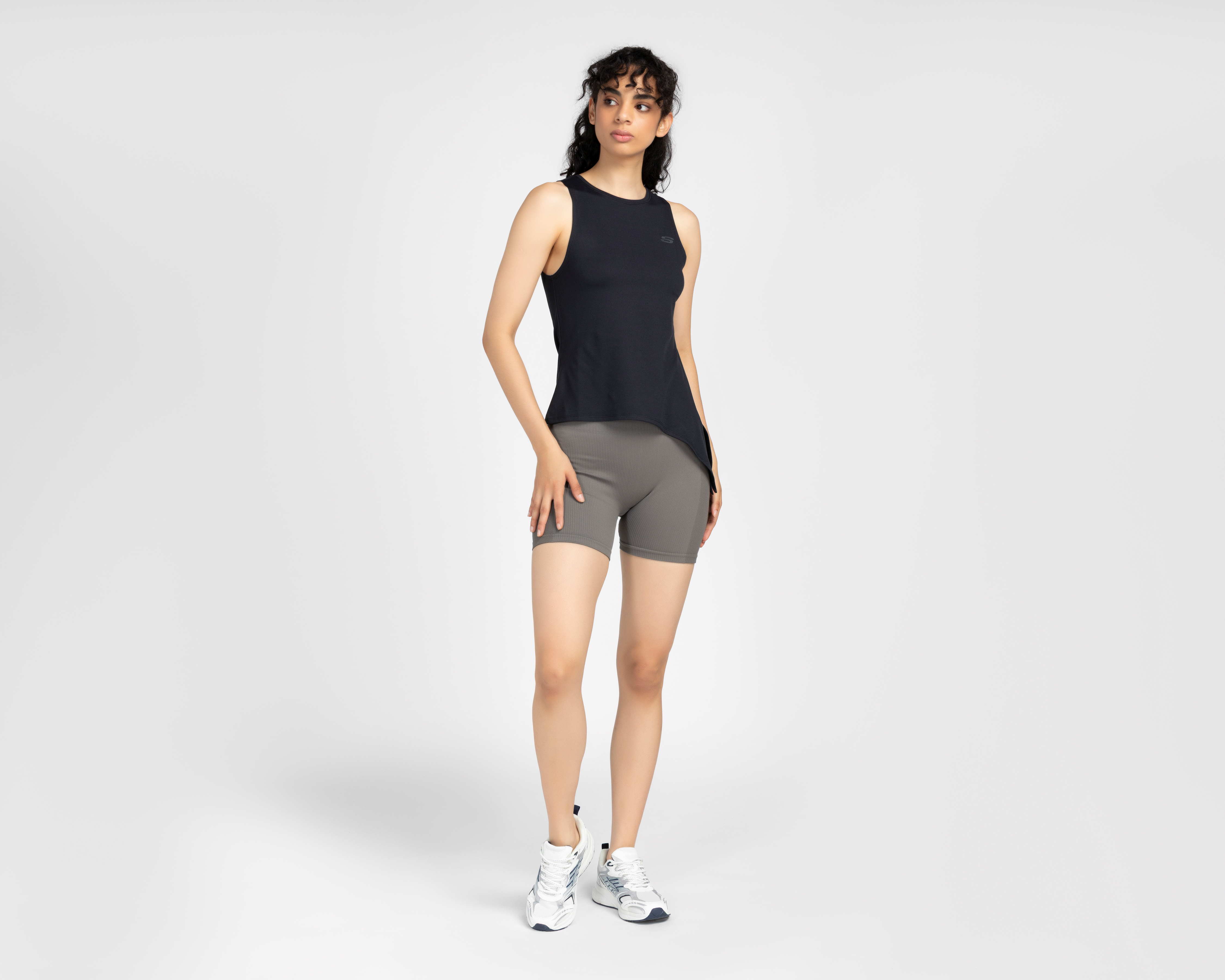 Foto 3 pulgar | Foto 2 | Playera Deportiva Skechers para Mujer