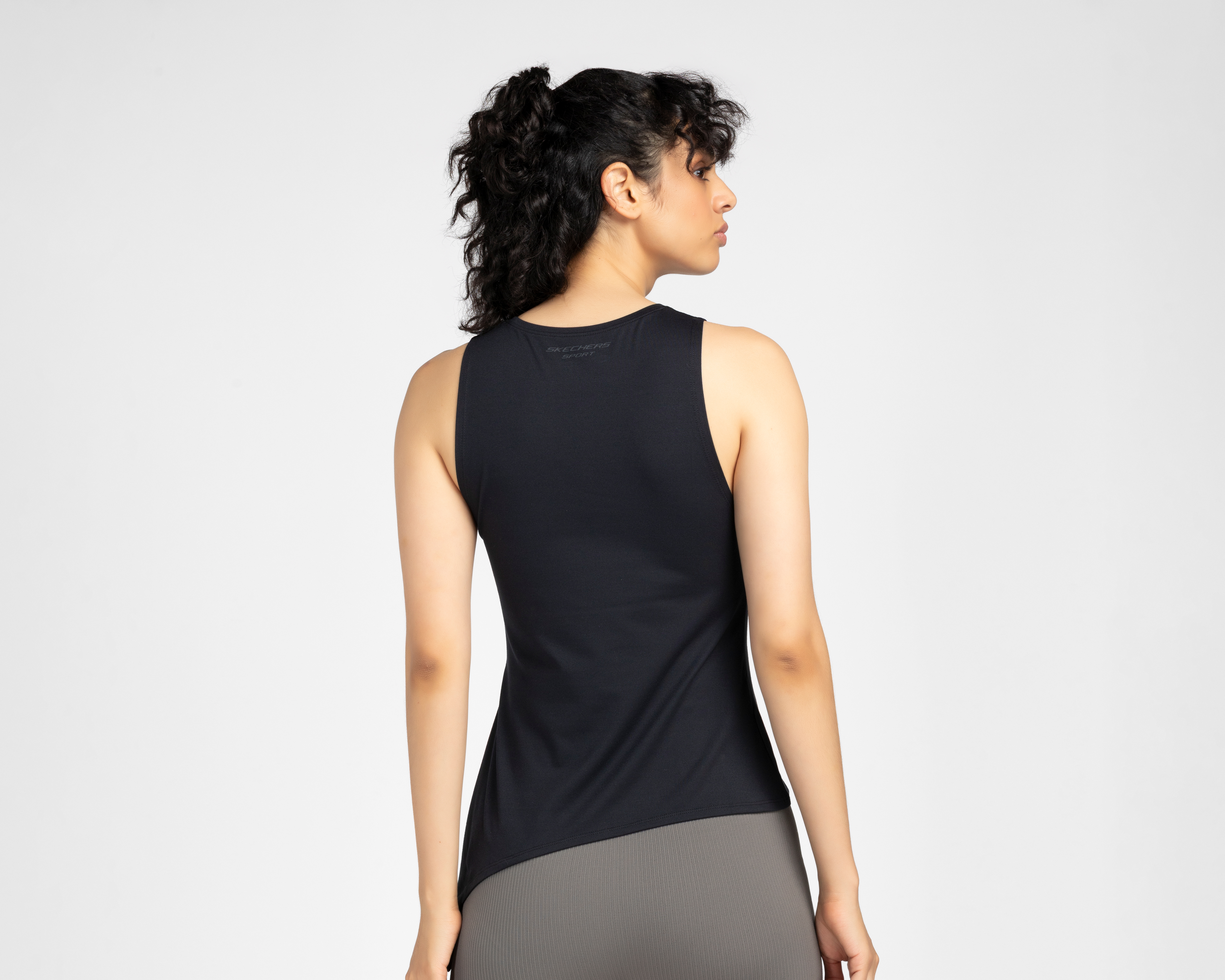 Foto 4 pulgar | Foto 3 | Playera Deportiva Skechers para Mujer