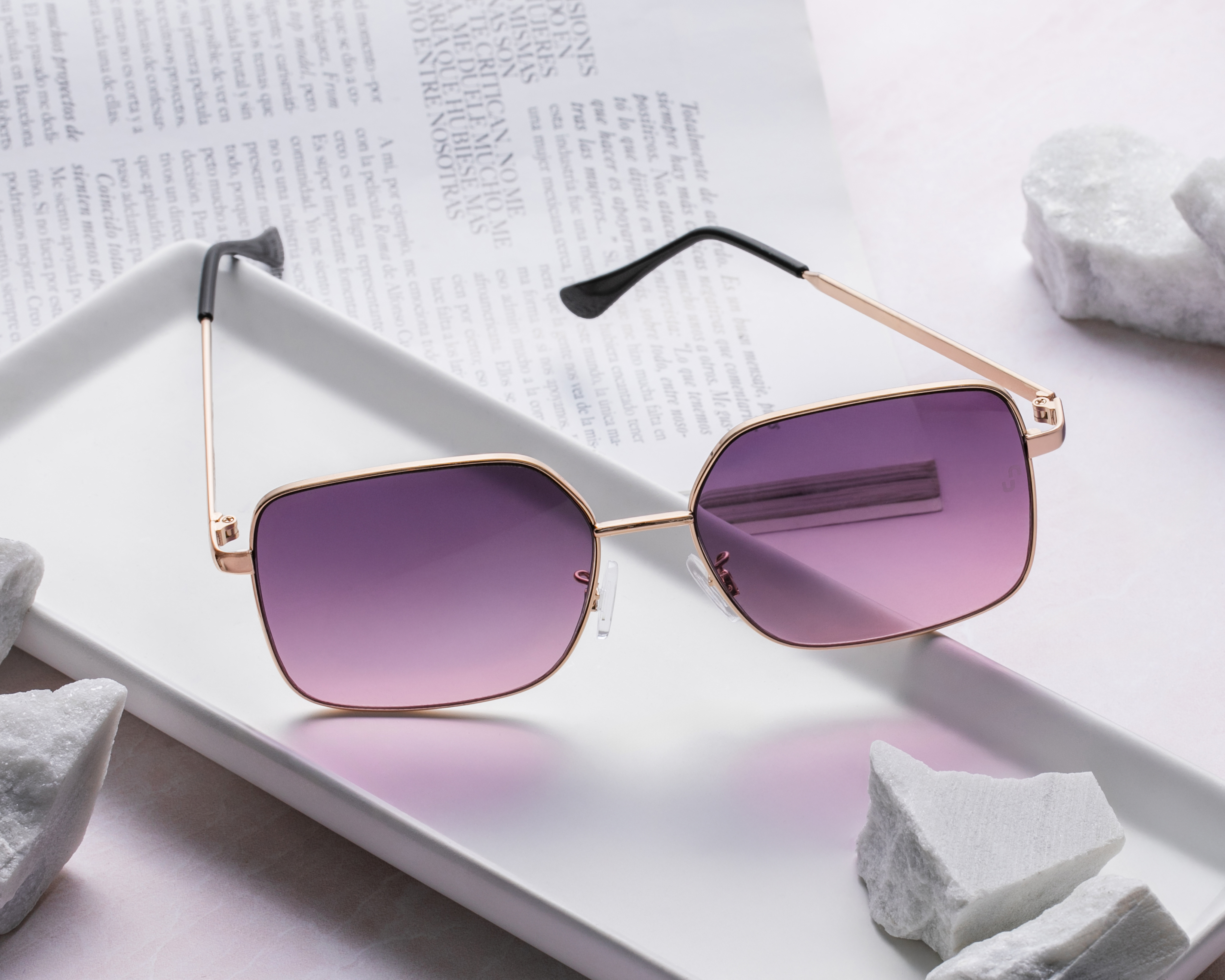 Foto 8 pulgar | Foto 7 | Lentes de Sol Strona Cuadrados Dorados