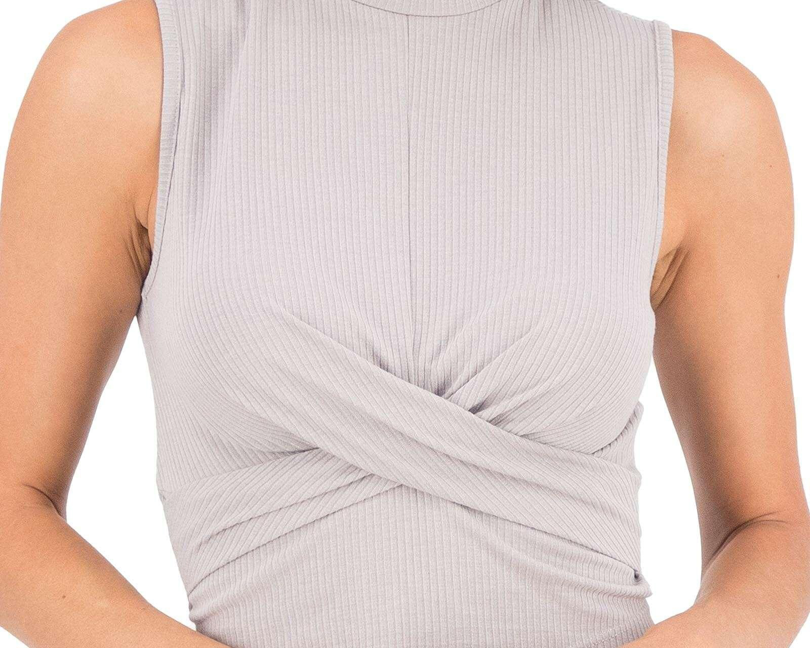 Foto 4 pulgar | Foto 3 | Playera Jennifer Lopez Gris Cuello Alto