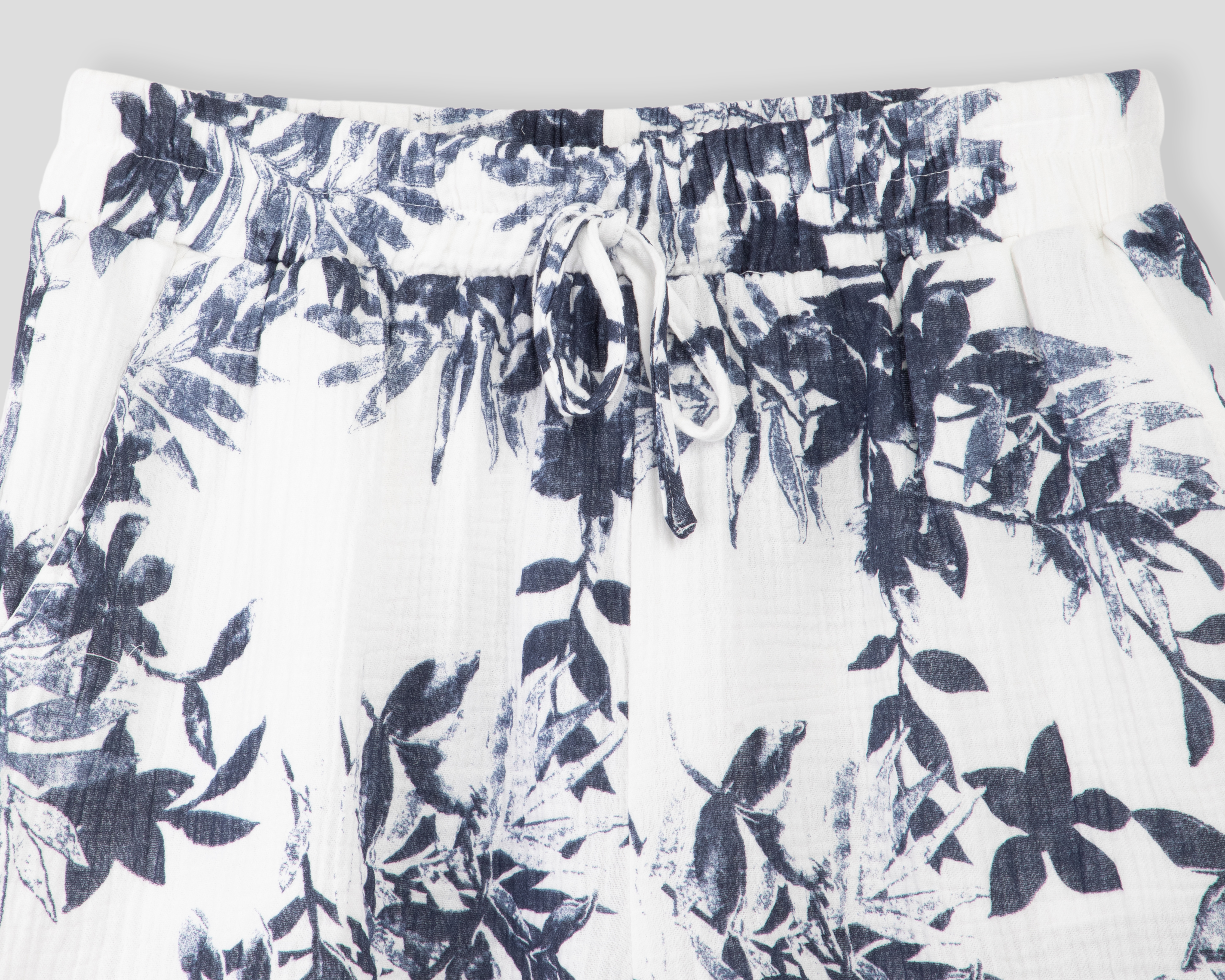 Foto 4 pulgar | Foto 3 | Short Sahara Blanco para Mujer