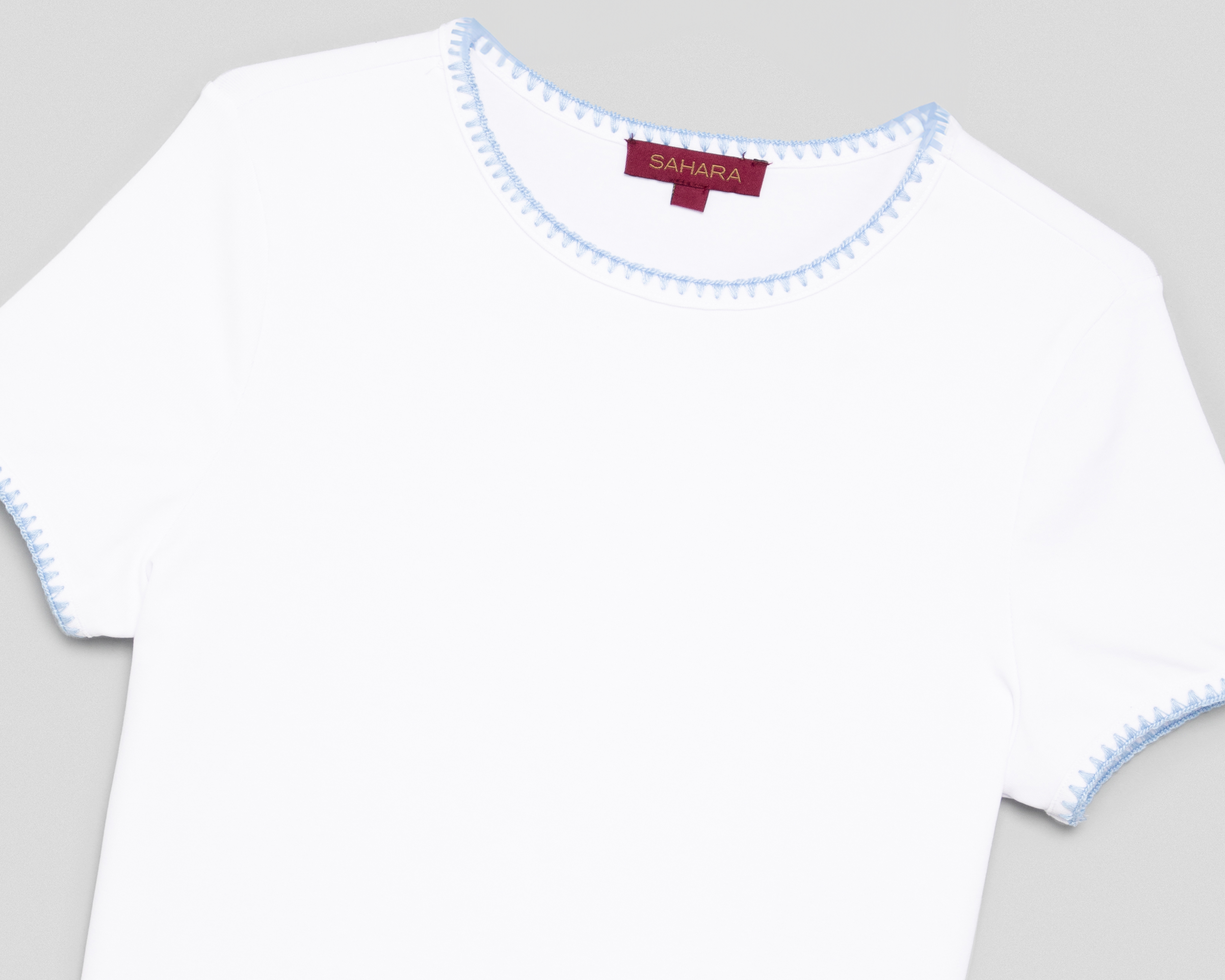 Foto 4 pulgar | Foto 3 | Playera Blanca Sahara para Mujer