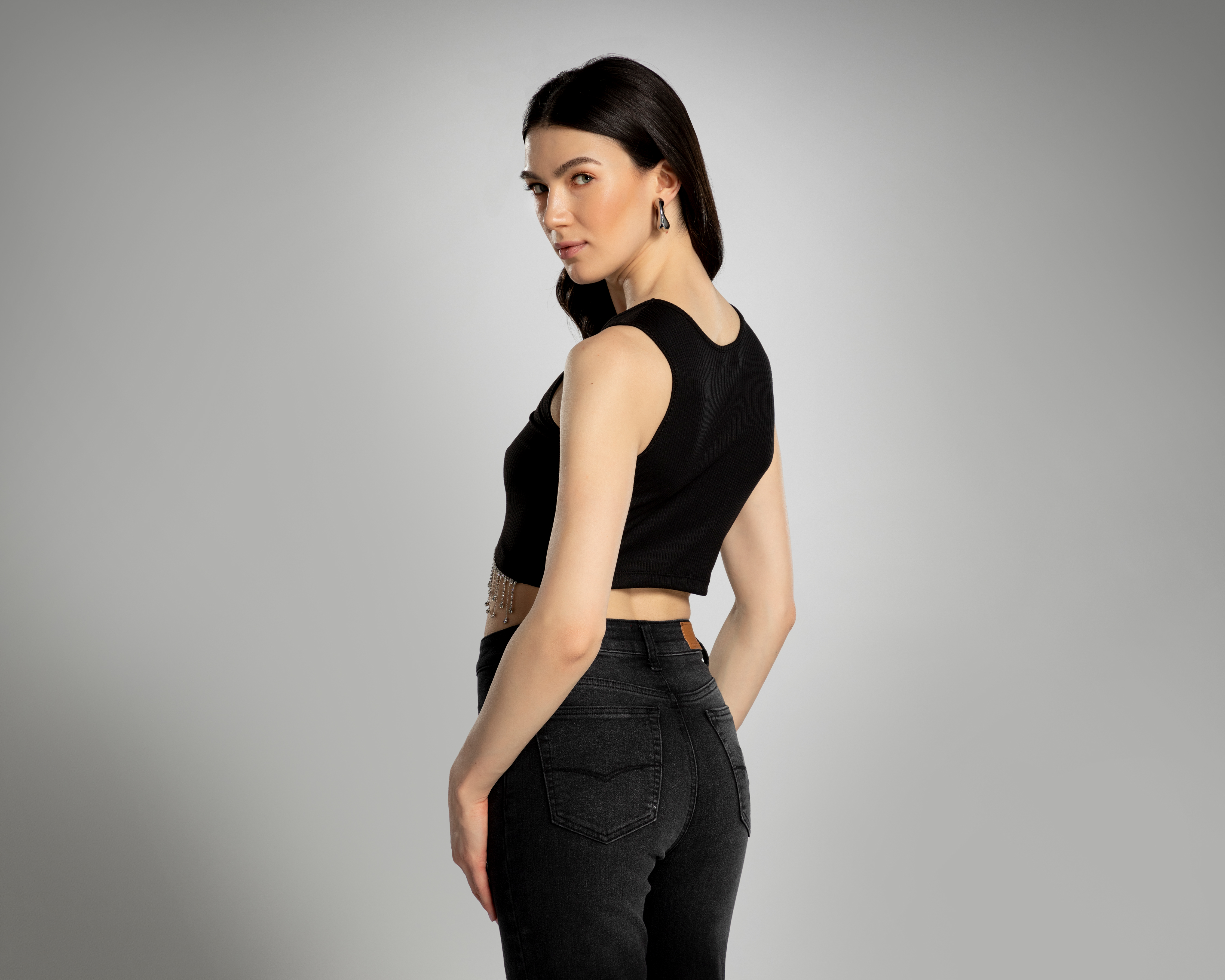 Foto 4 pulgar | Foto 3 | Playera Thinner Negra Sin Manga