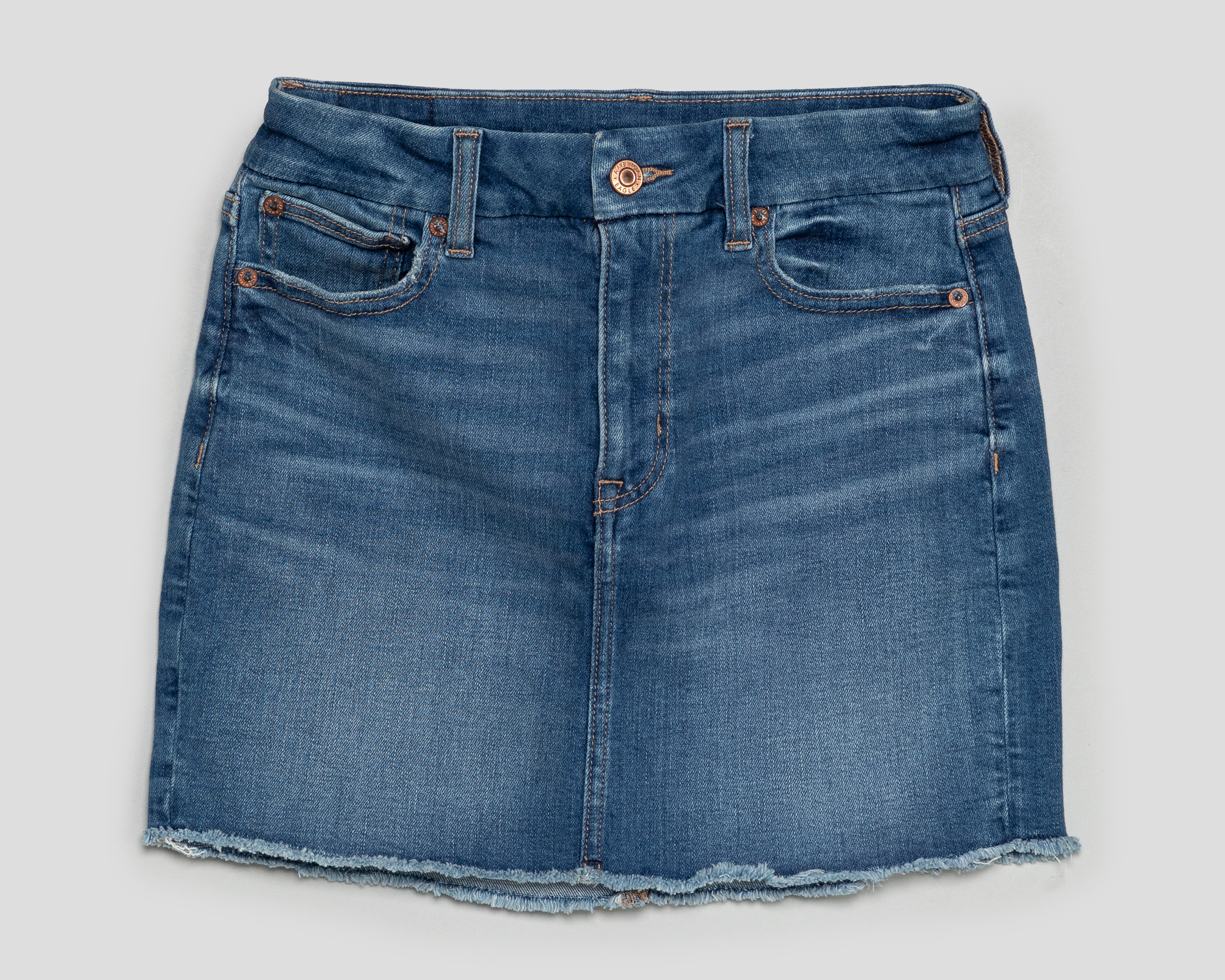 Foto 2 pulgar | Foto 1 | Falda de Mezclilla American Eagle Corta para Mujer