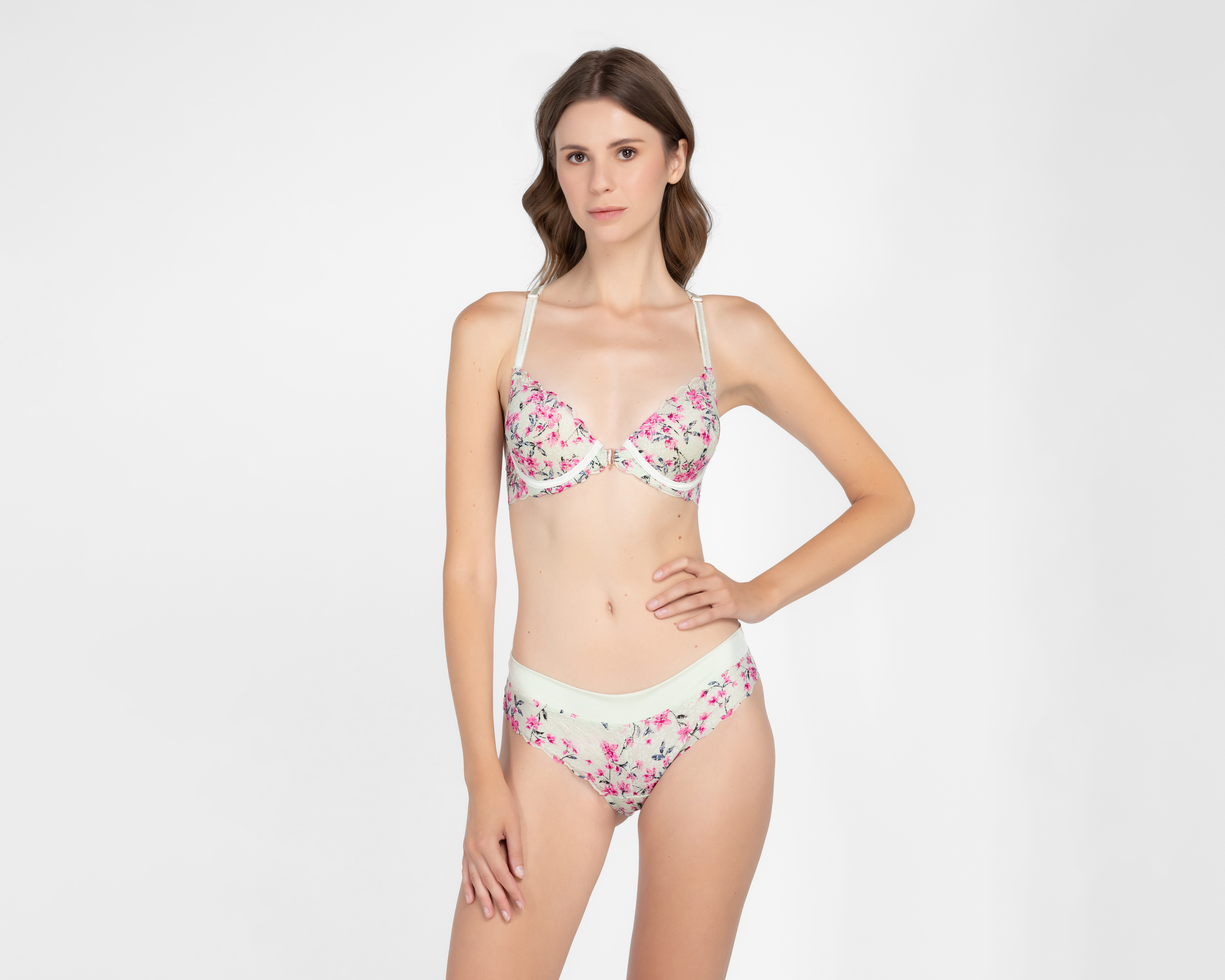 Coordinado de Encaje Media Copa Preformada Carnival