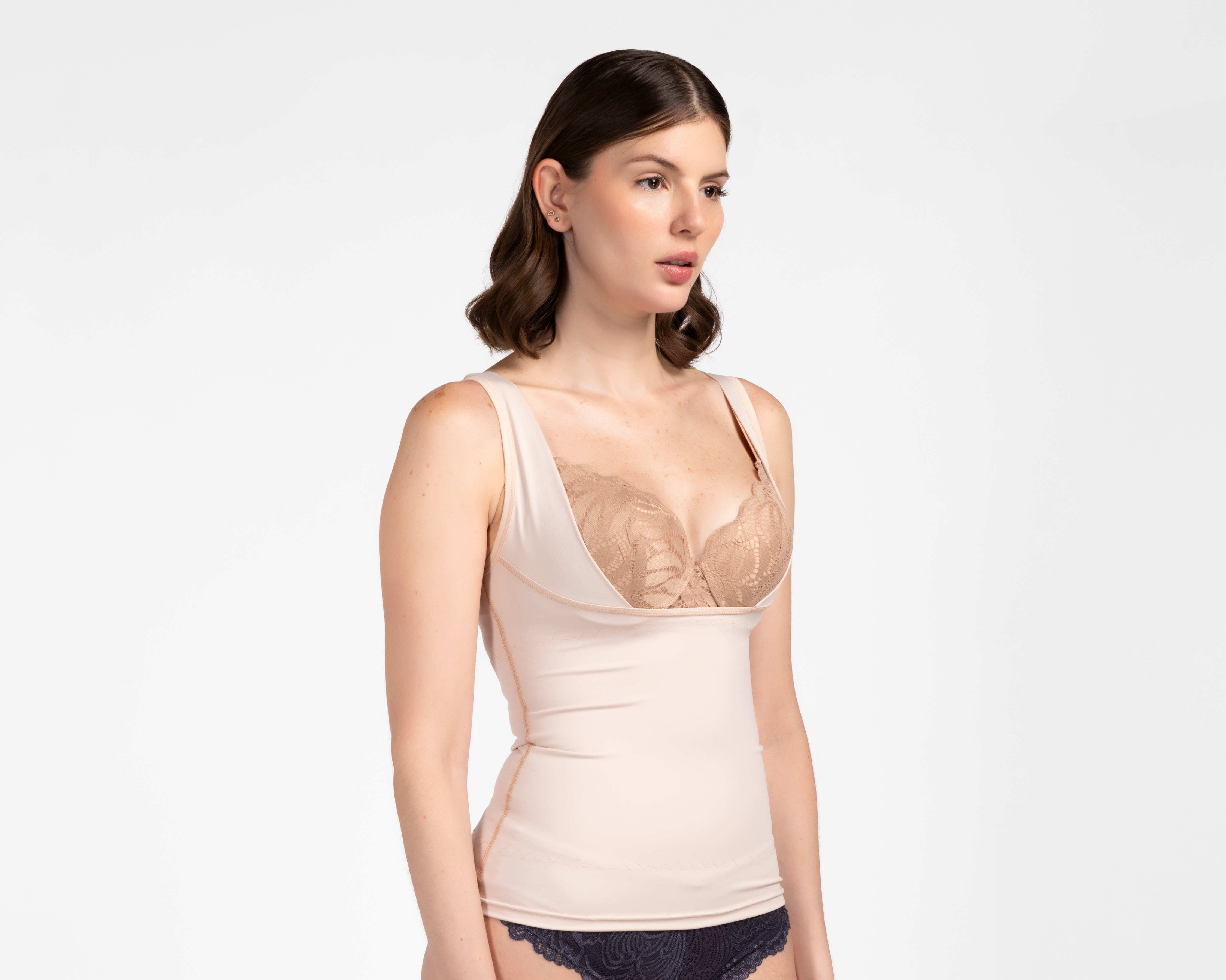 Camiseta con Control Shape & Care de Baja Comprensión para Mujer