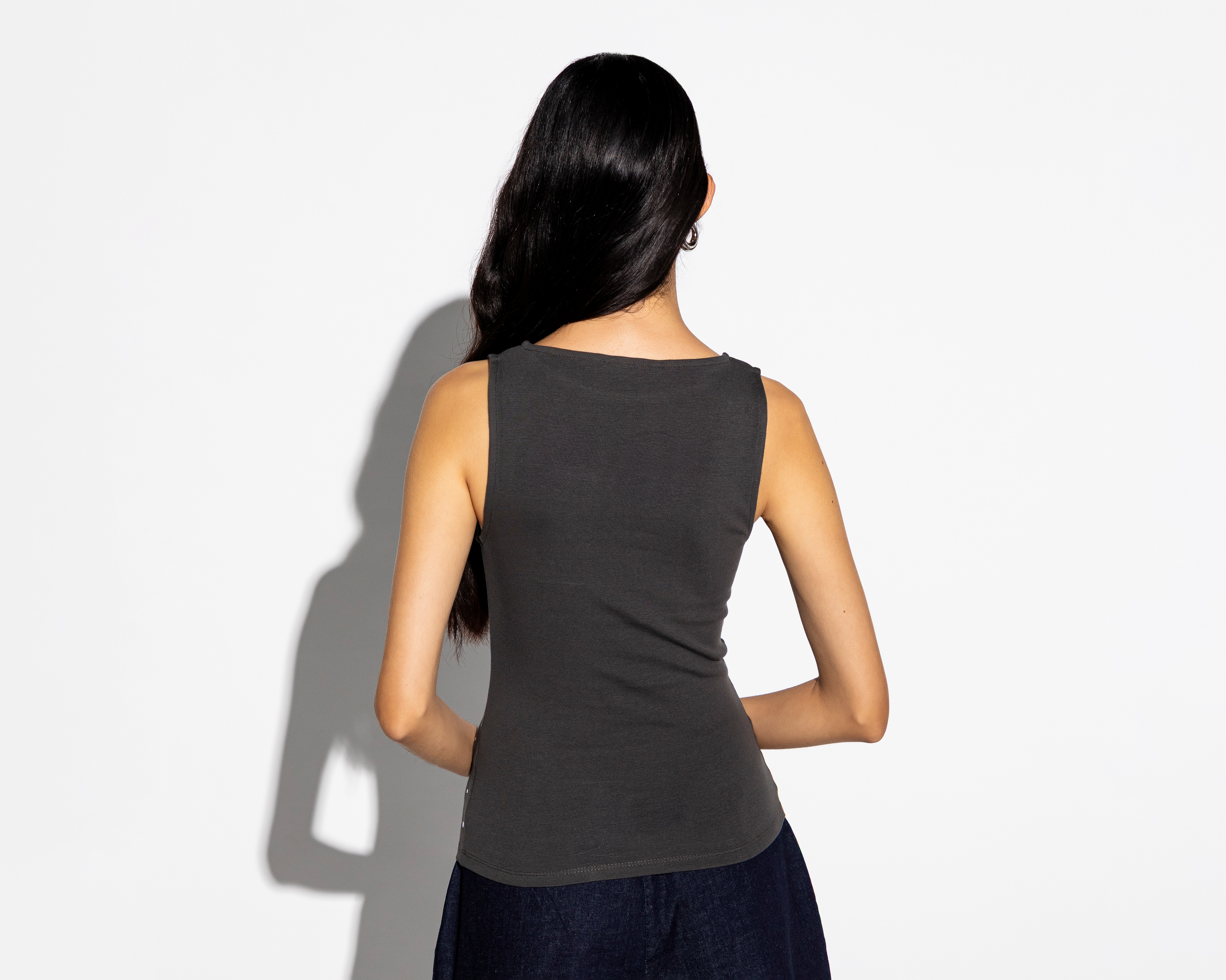 Foto 3 | Foto 3 | Playera con Aplicaciones Strona para Mujer