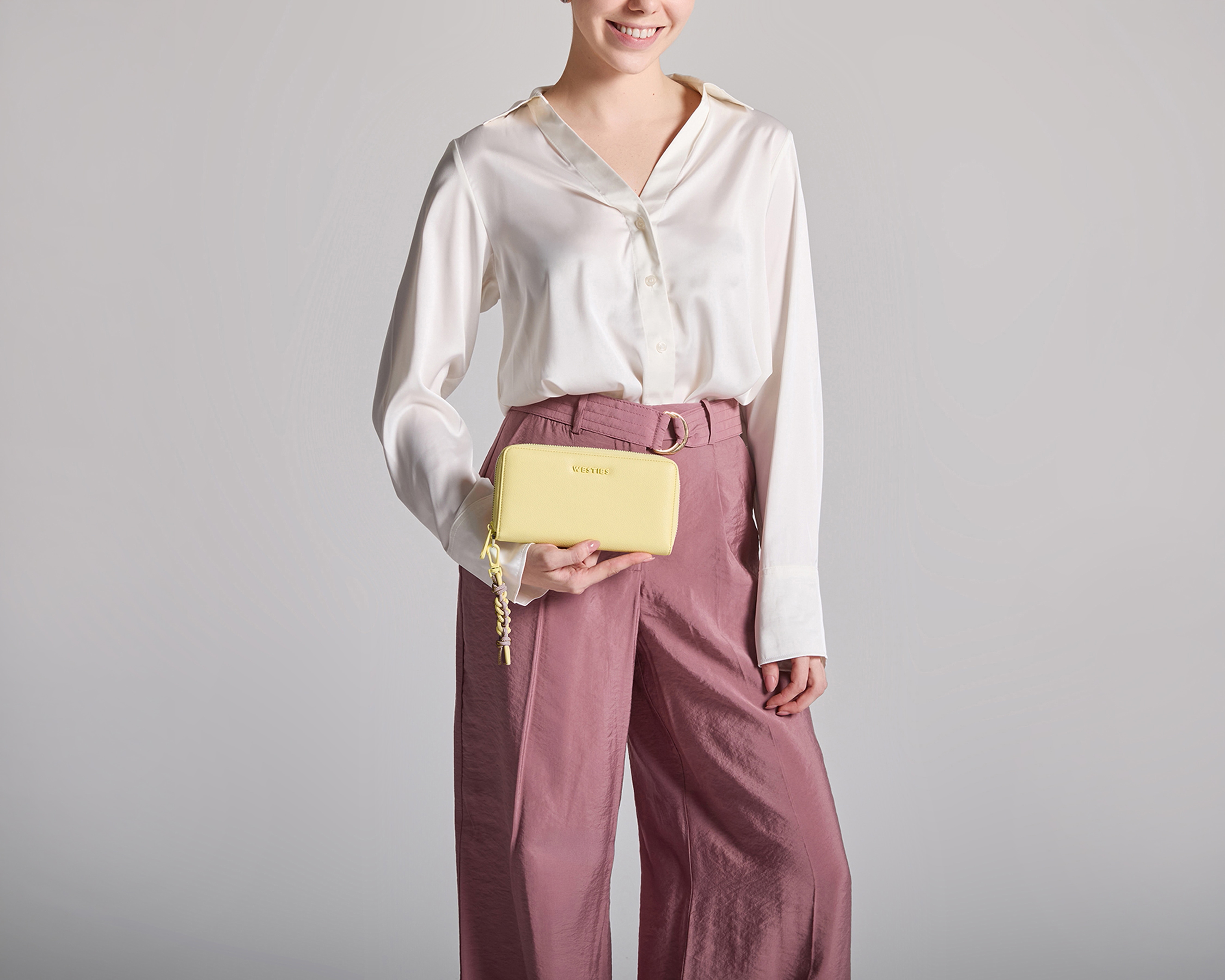 Foto 7 pulgar | Foto 6 | Cartera para Mujer Westies Amarilla