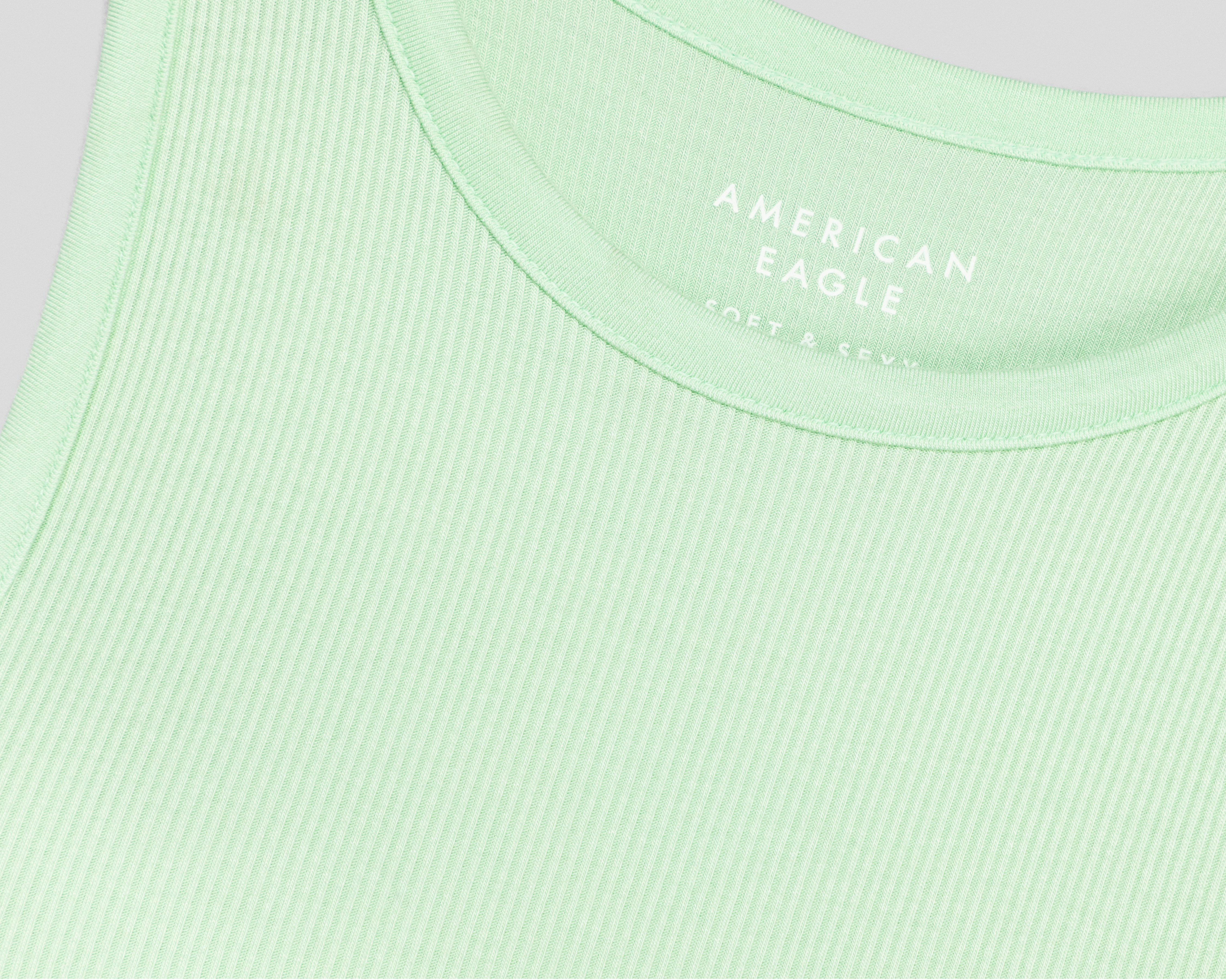 Foto 4 pulgar | Foto 3 | Playera Verde American Eagle para Mujer