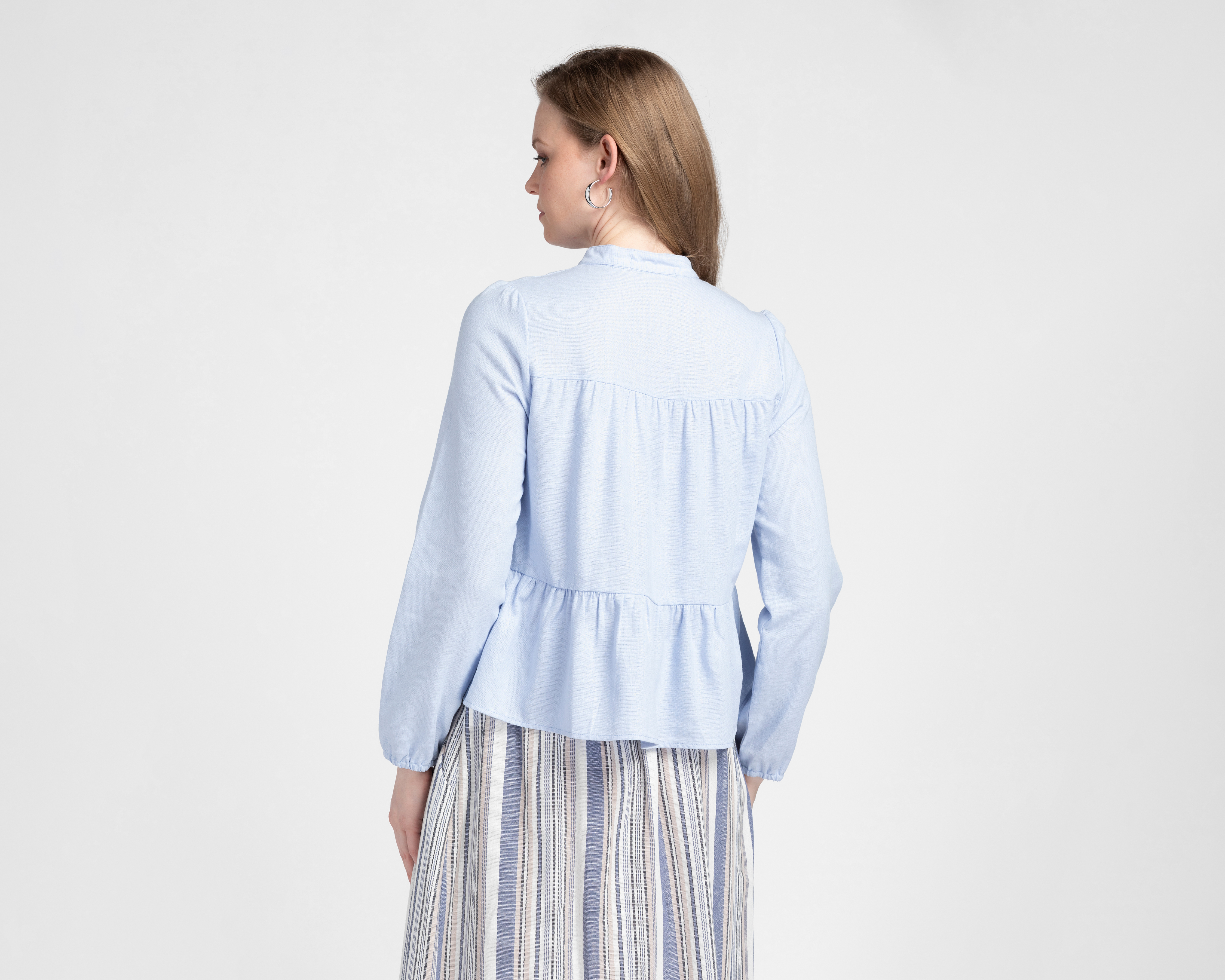 Foto 4 pulgar | Foto 3 | Blusa Manga Larga con Botones al Frente Peplum Sahara para Mujer