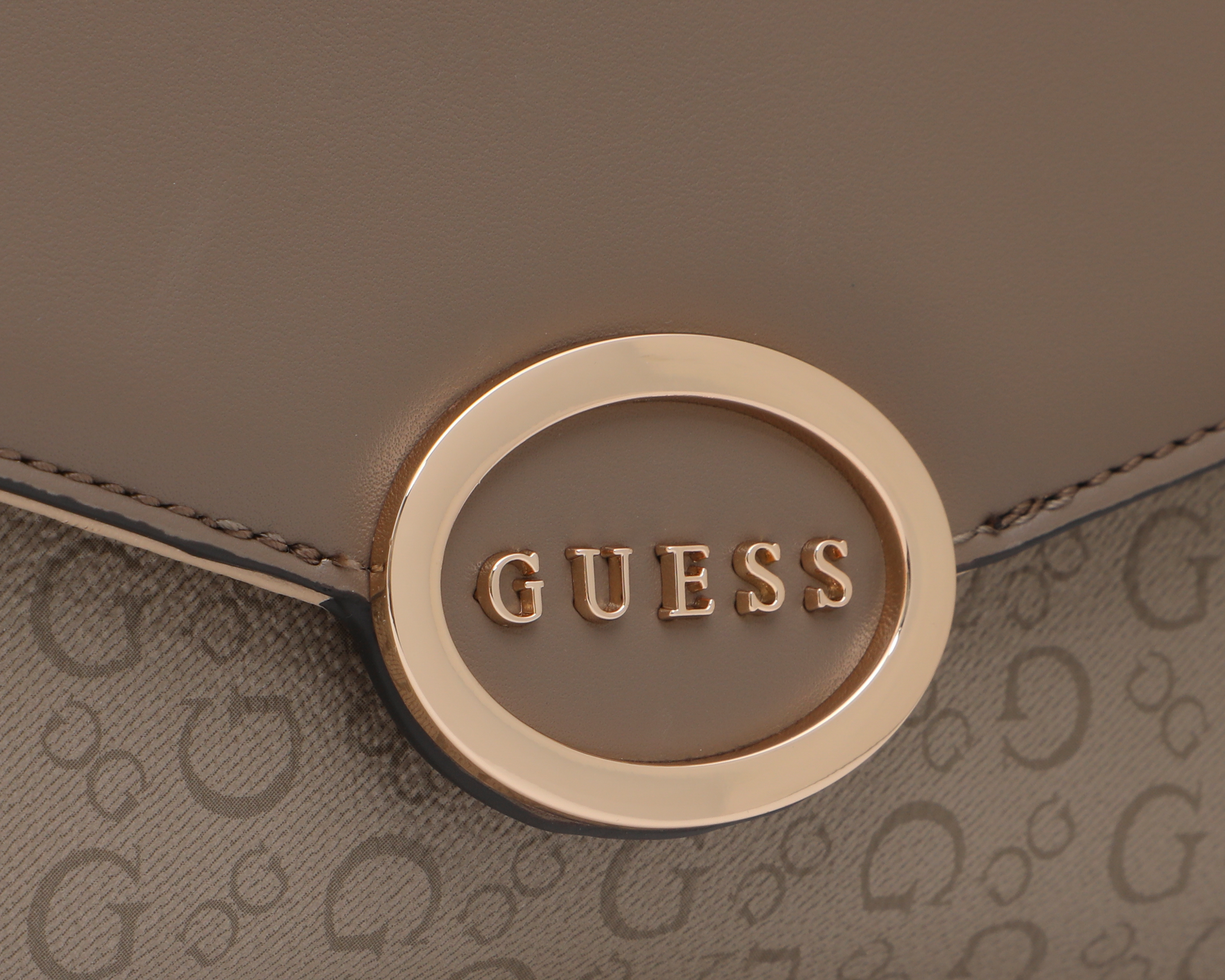 Foto 6 pulgar | Foto 5 | Cartera para Mujer Guess Gracia Café