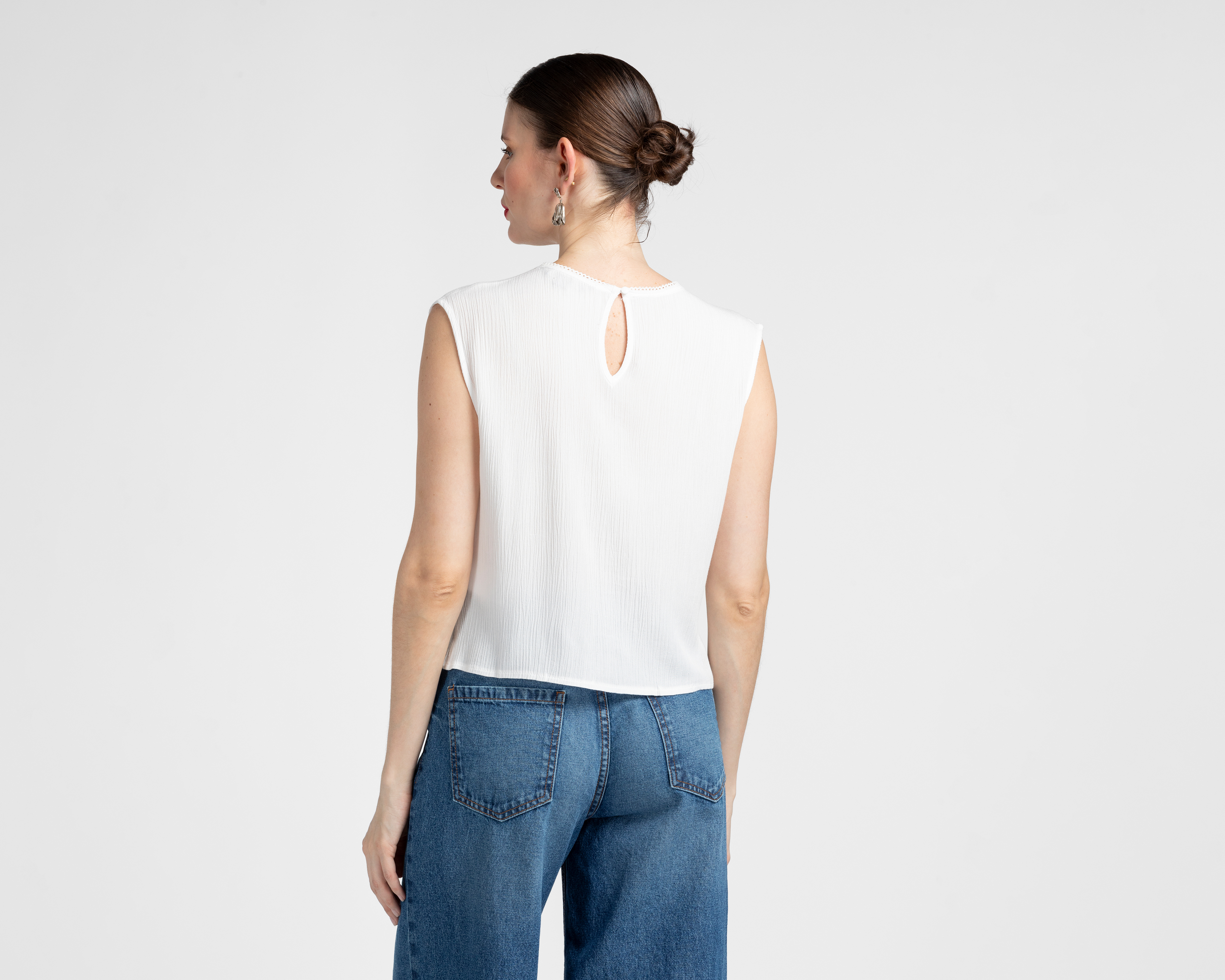 Foto 4 pulgar | Foto 3 | Blusa Blanca Sahara para Mujer