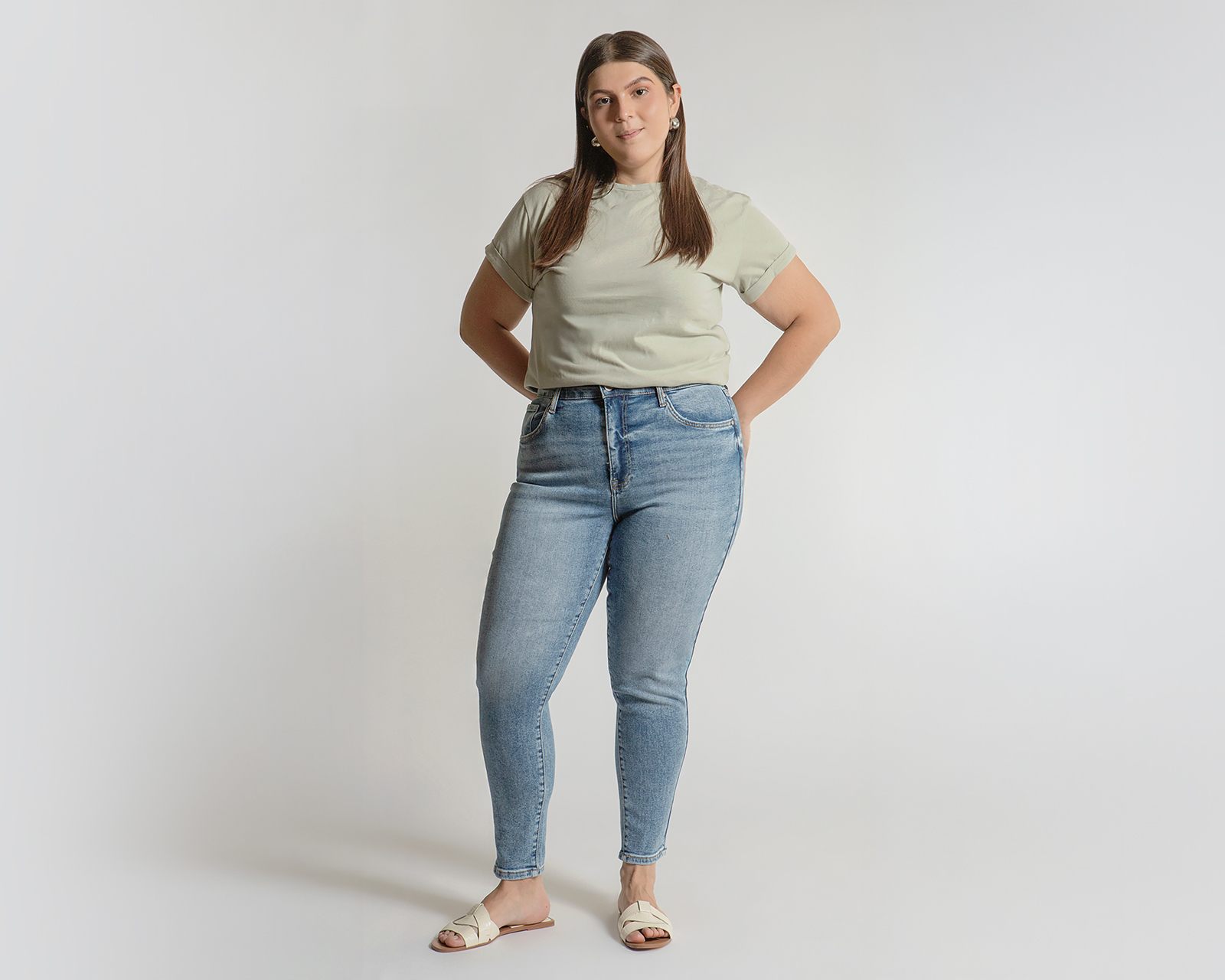 Foto 2 pulgar | Foto 1 | Jeans Curvy Balam para Mujer