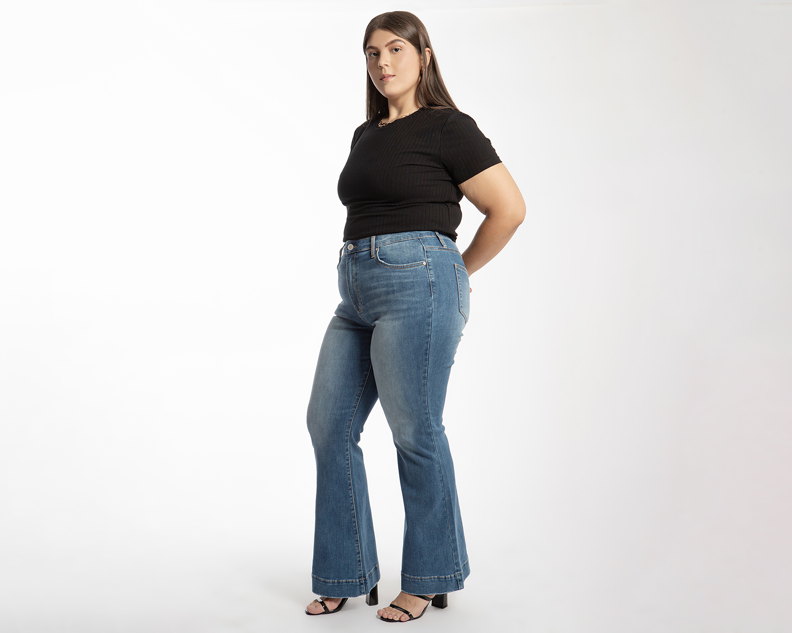 Foto 5 pulgar | Foto 4 | Jeans Flare Balam para Mujer