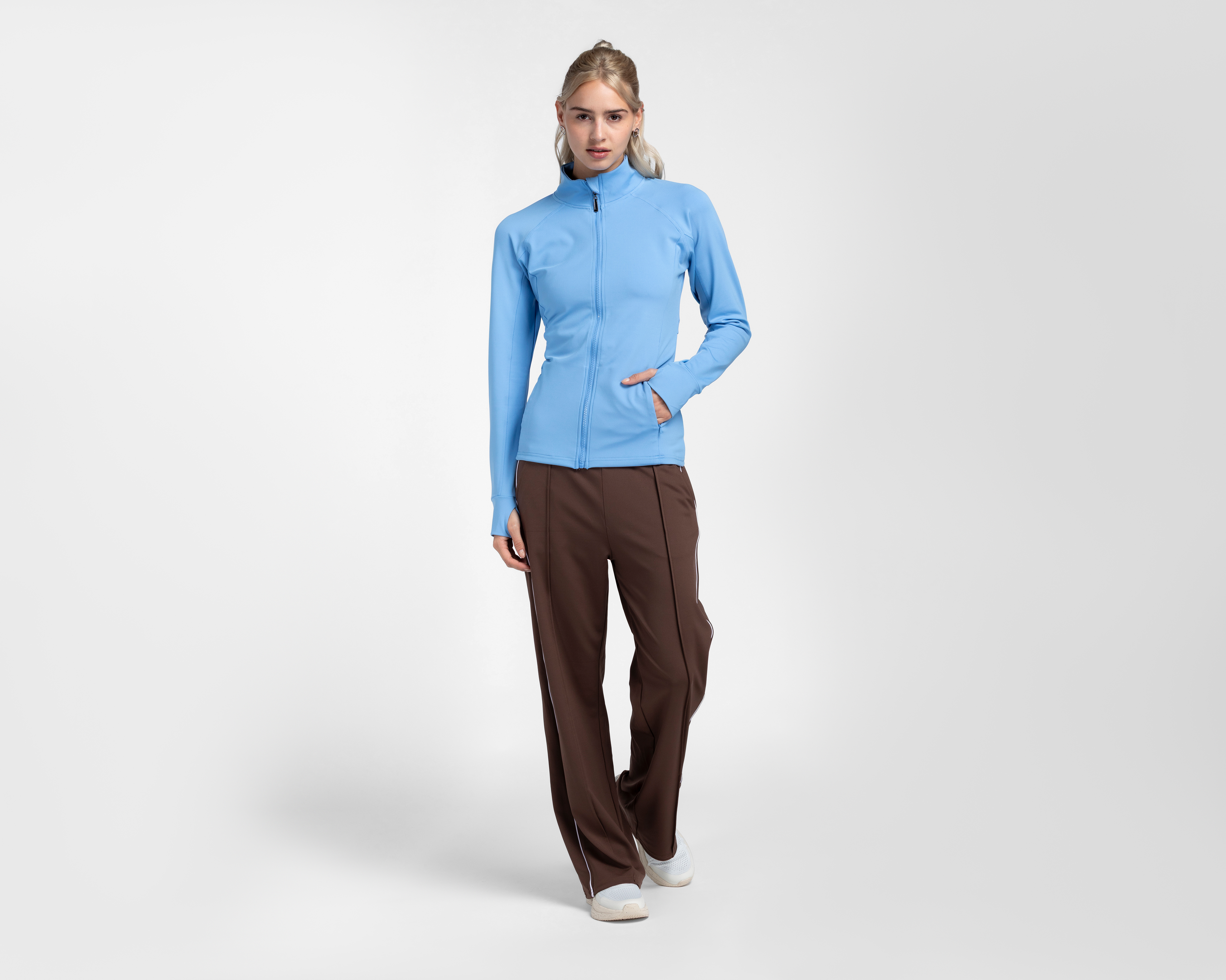 Foto 2 pulgar | Foto 1 | Chamarra Deportiva Sportline para Mujer
