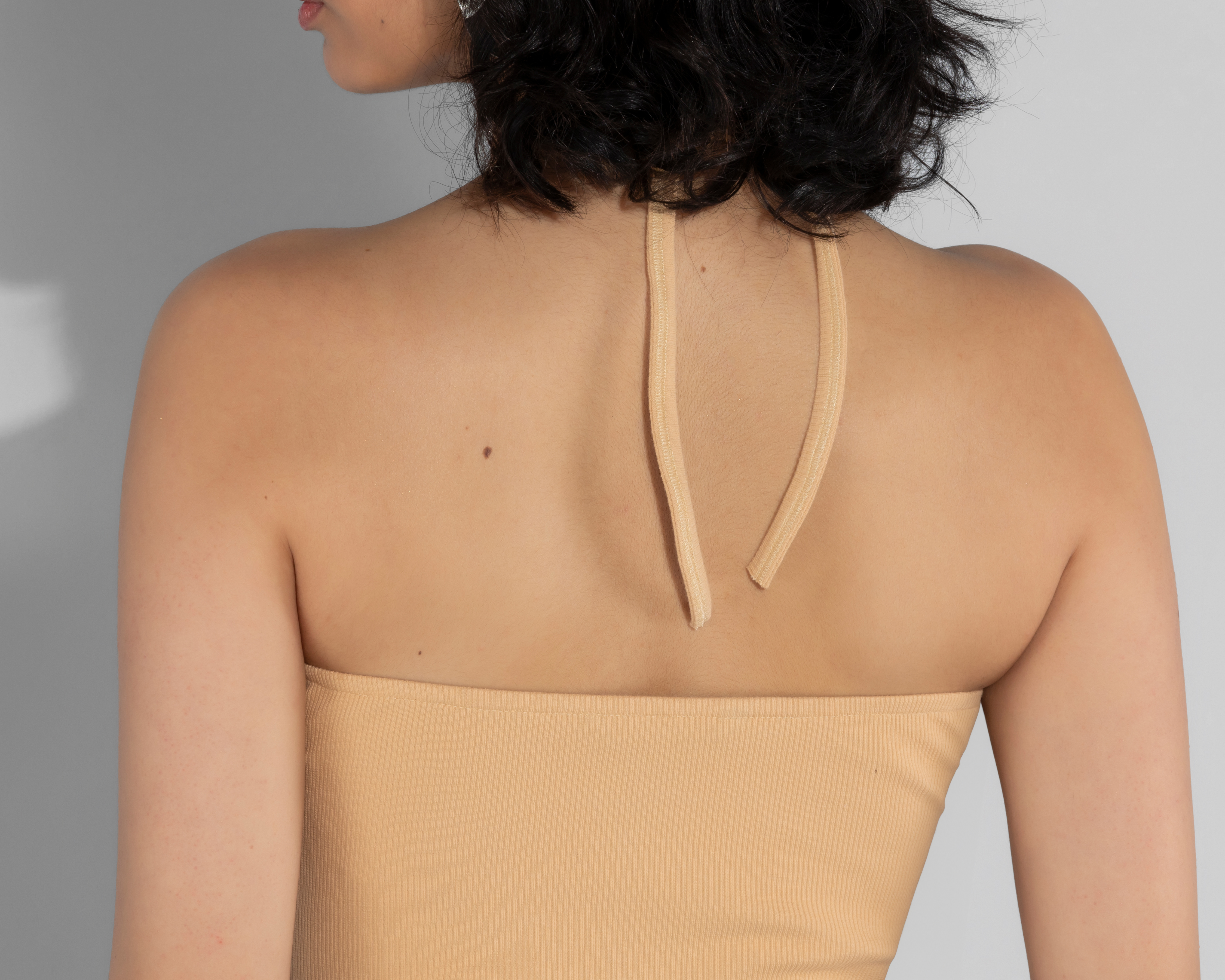 Foto 6 pulgar | Foto 5 | Blusa Thinner Abertura en Escote y Pedrería