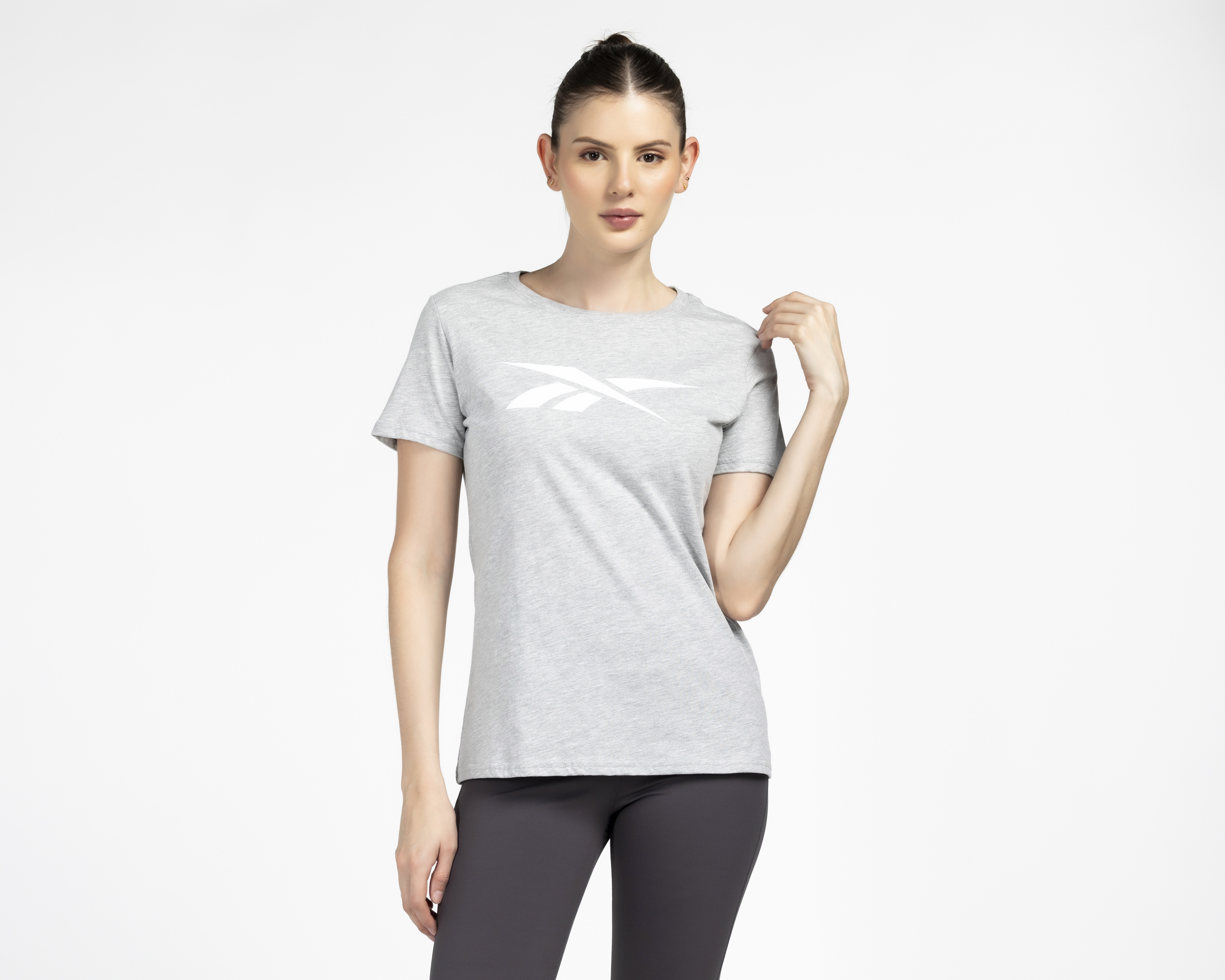 Foto 2 pulgar | Foto 1 | Playera Deportiva Reebok para Mujer