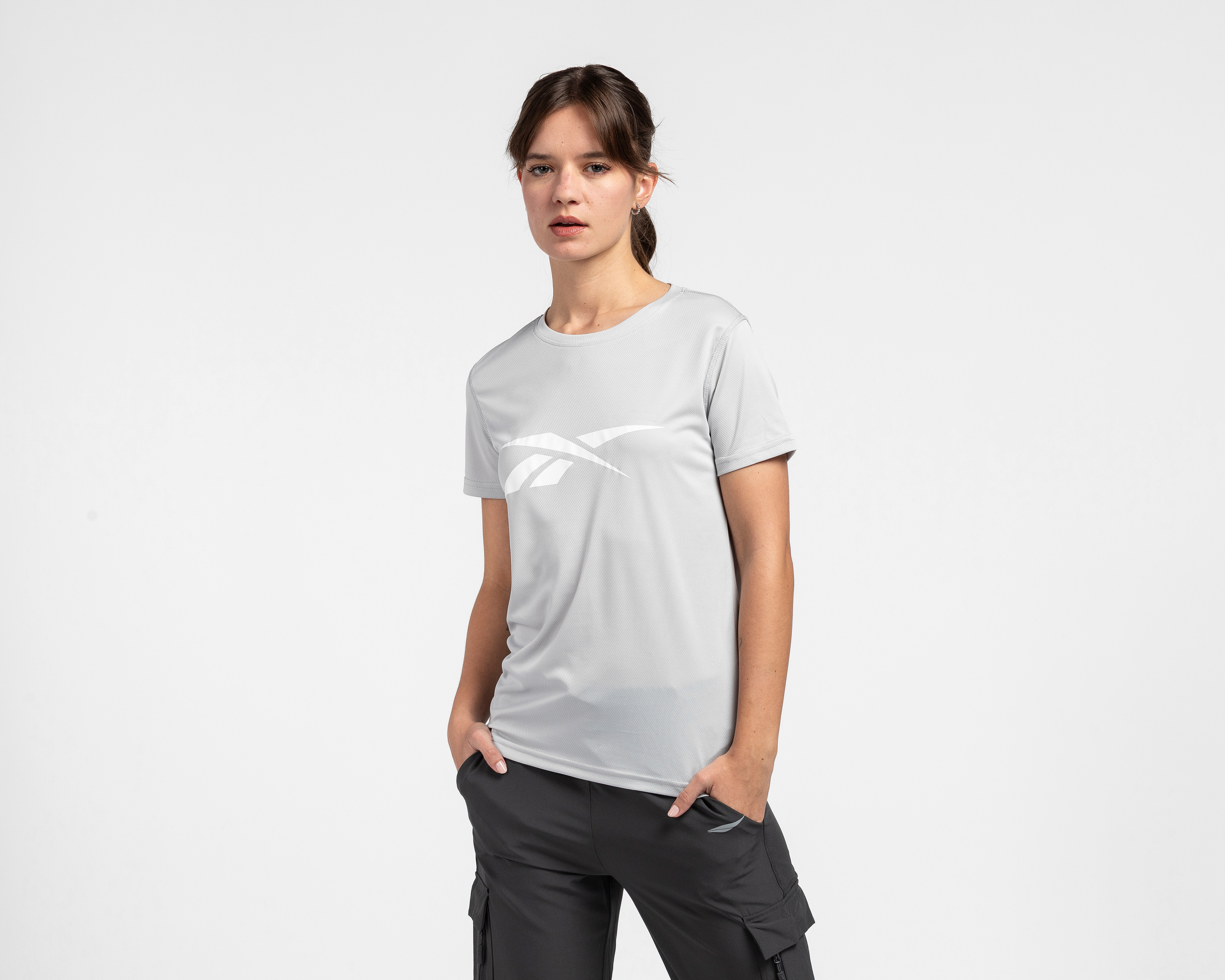 Foto 2 pulgar | Foto 1 | Playera Deportiva Reebok para Mujer
