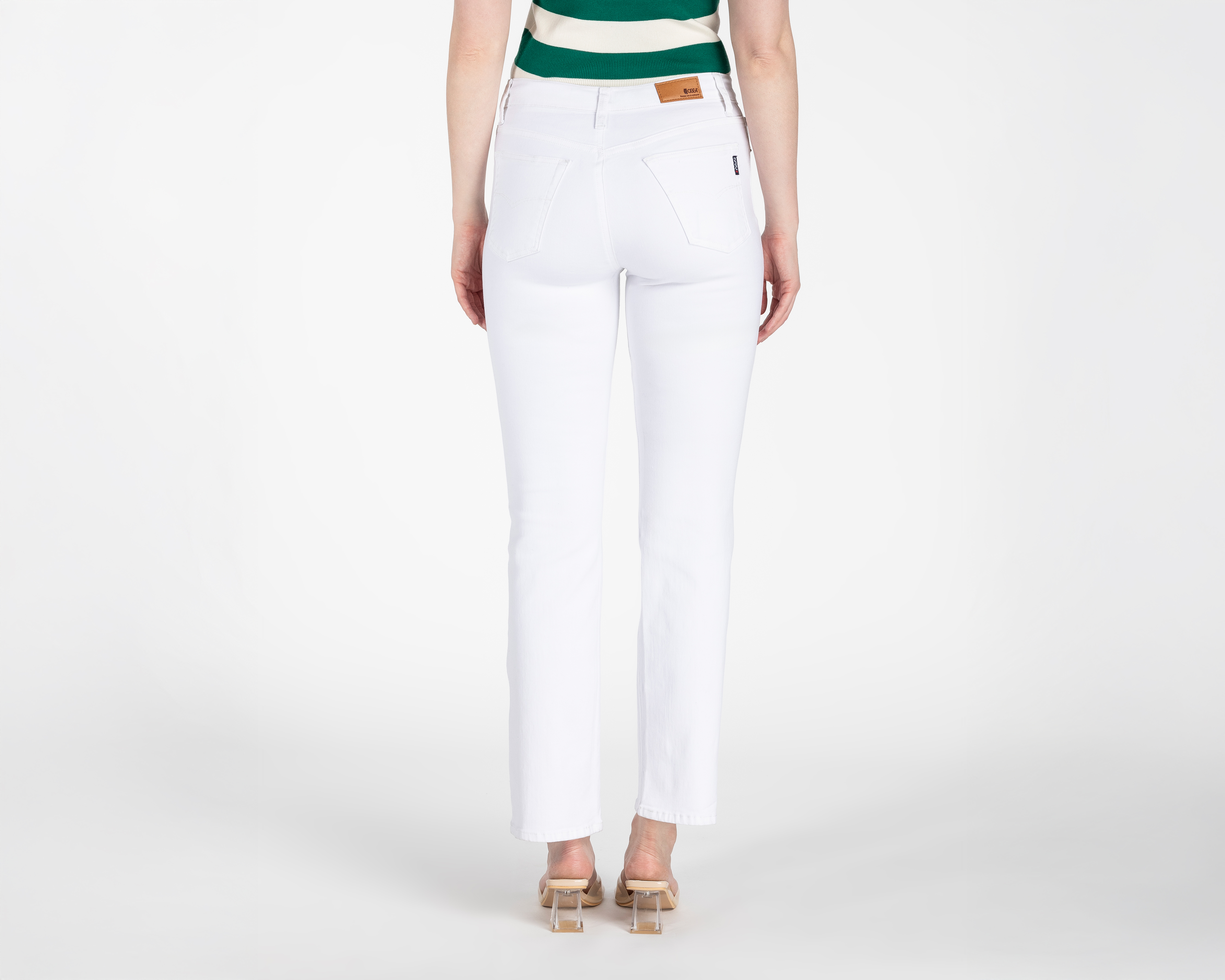 Foto 4 pulgar | Foto 3 | Jeans Straight Oggi Atraction Gin para Mujer