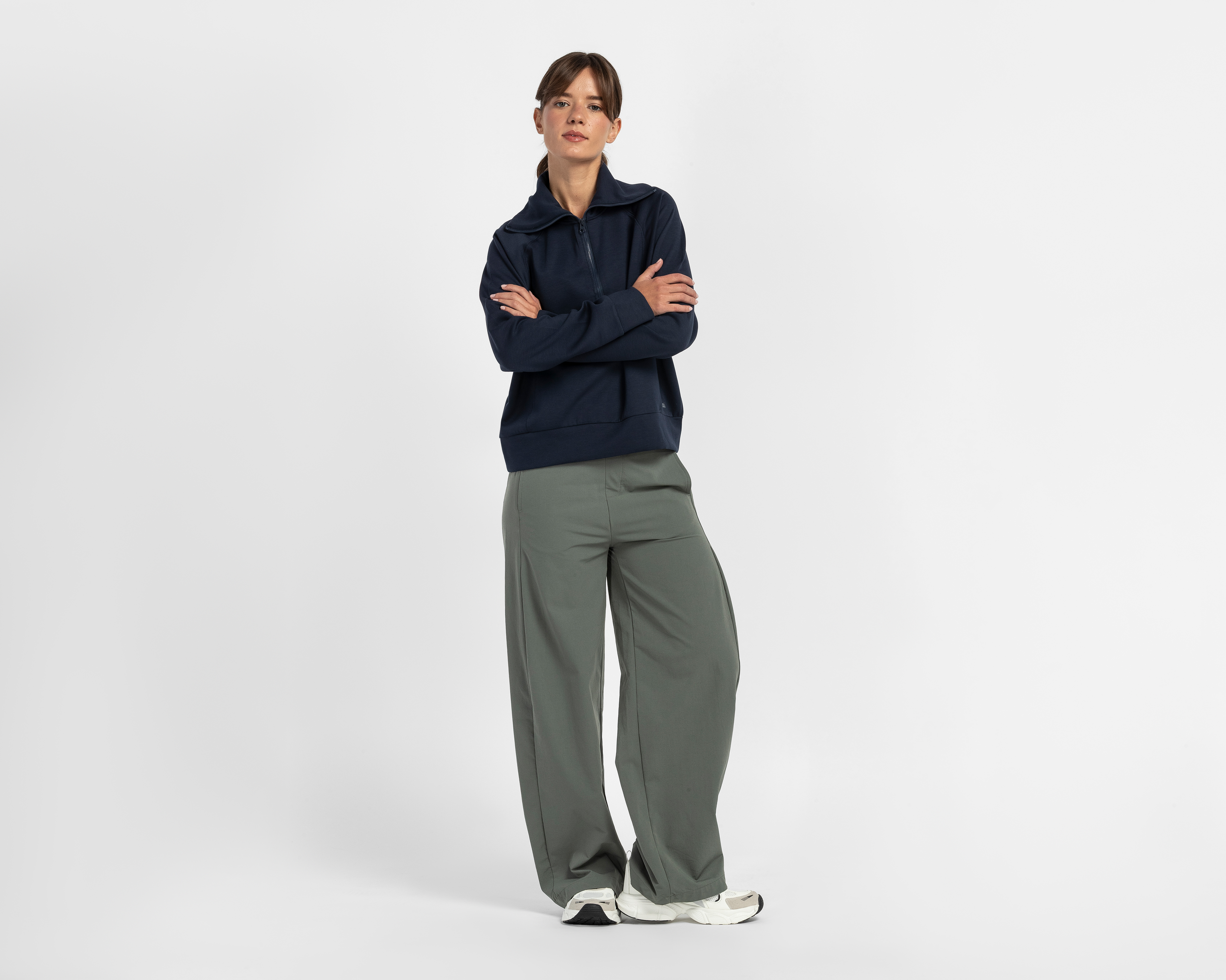 Foto 3 pulgar | Foto 2 | Sudadera Azul Asani para Mujer