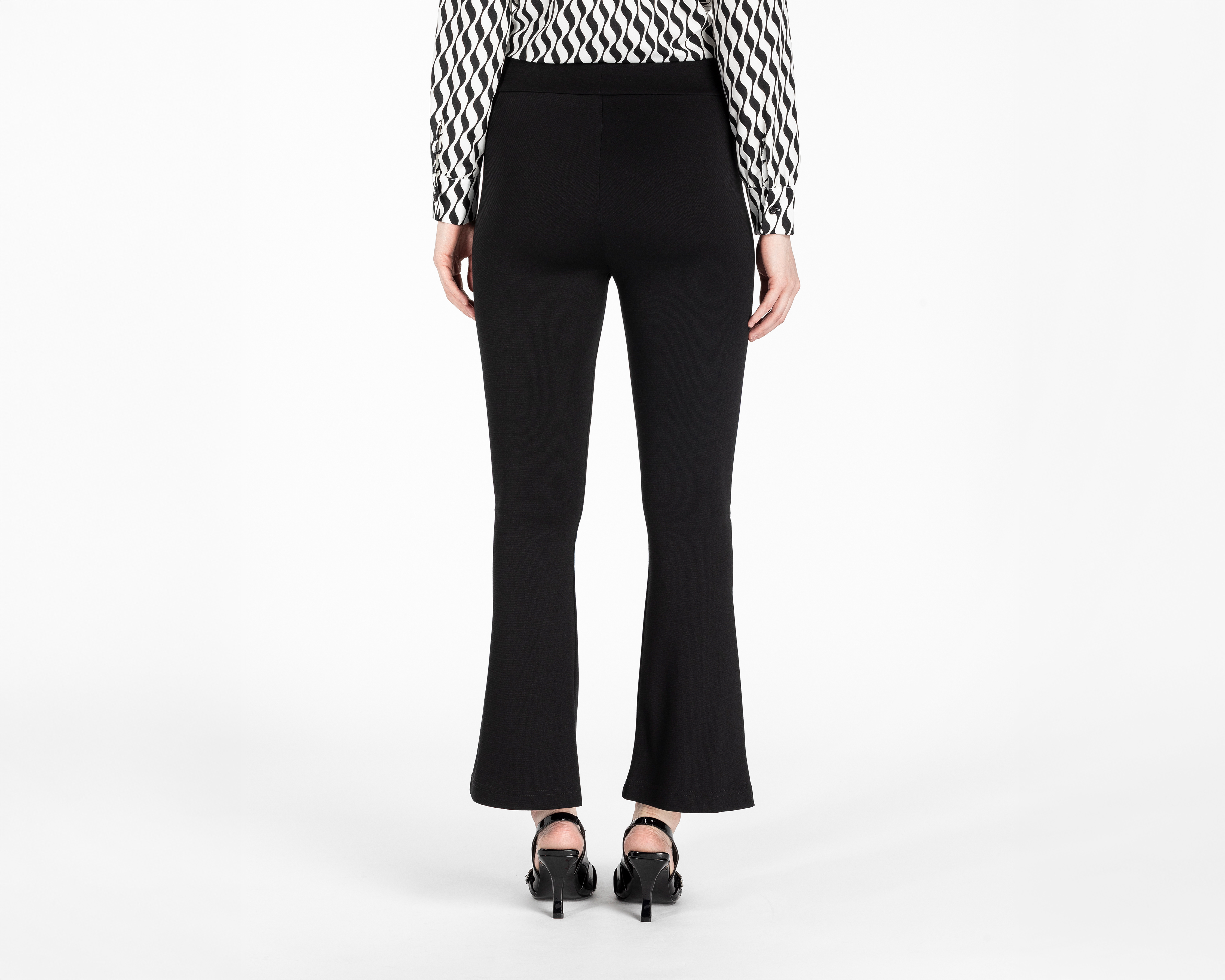 Foto 4 pulgar | Foto 3 | Leggings Acampanados Sahara para Mujer