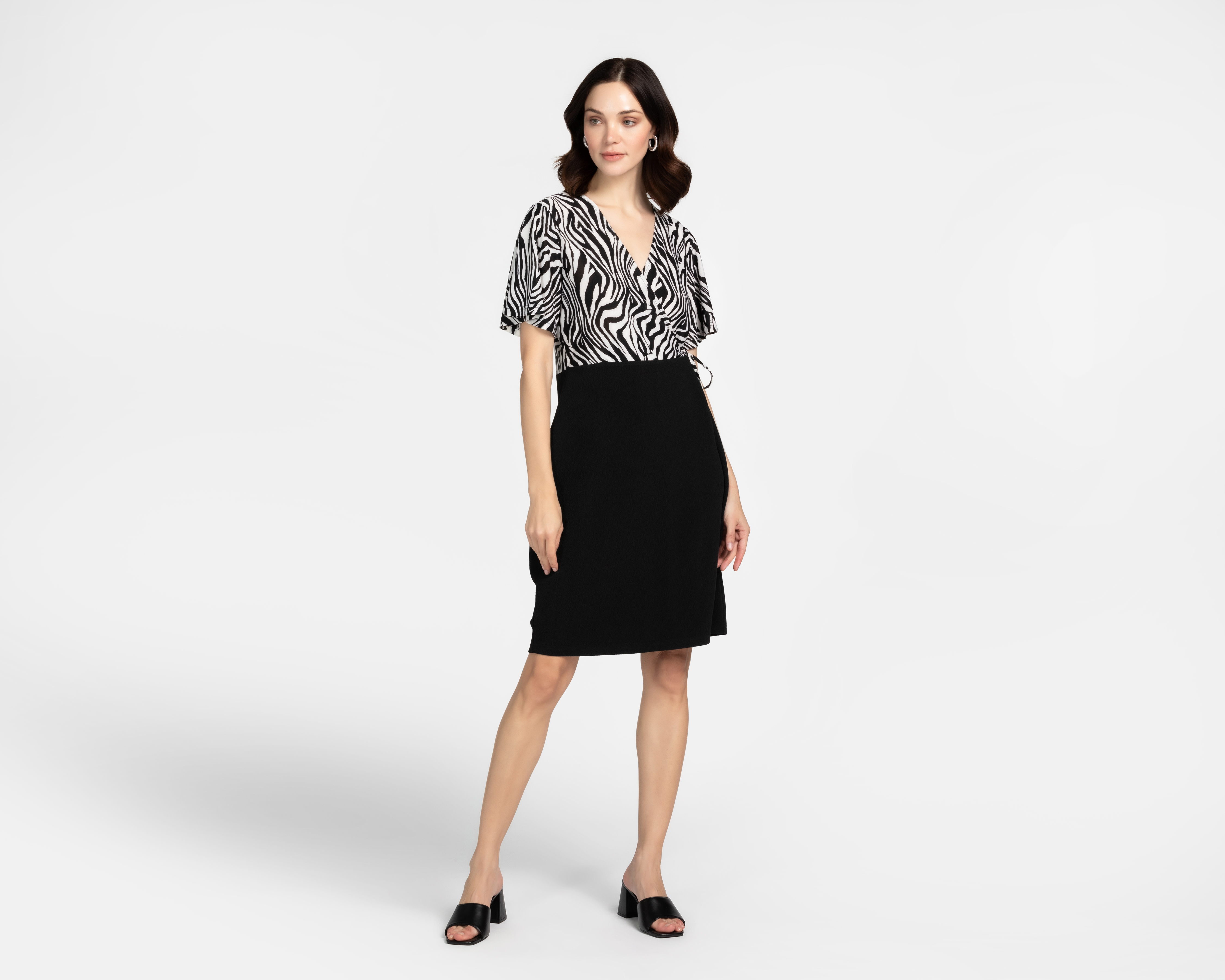 Vestido Formal Sahara Estampado Manga Corta Cuello V para Mujer