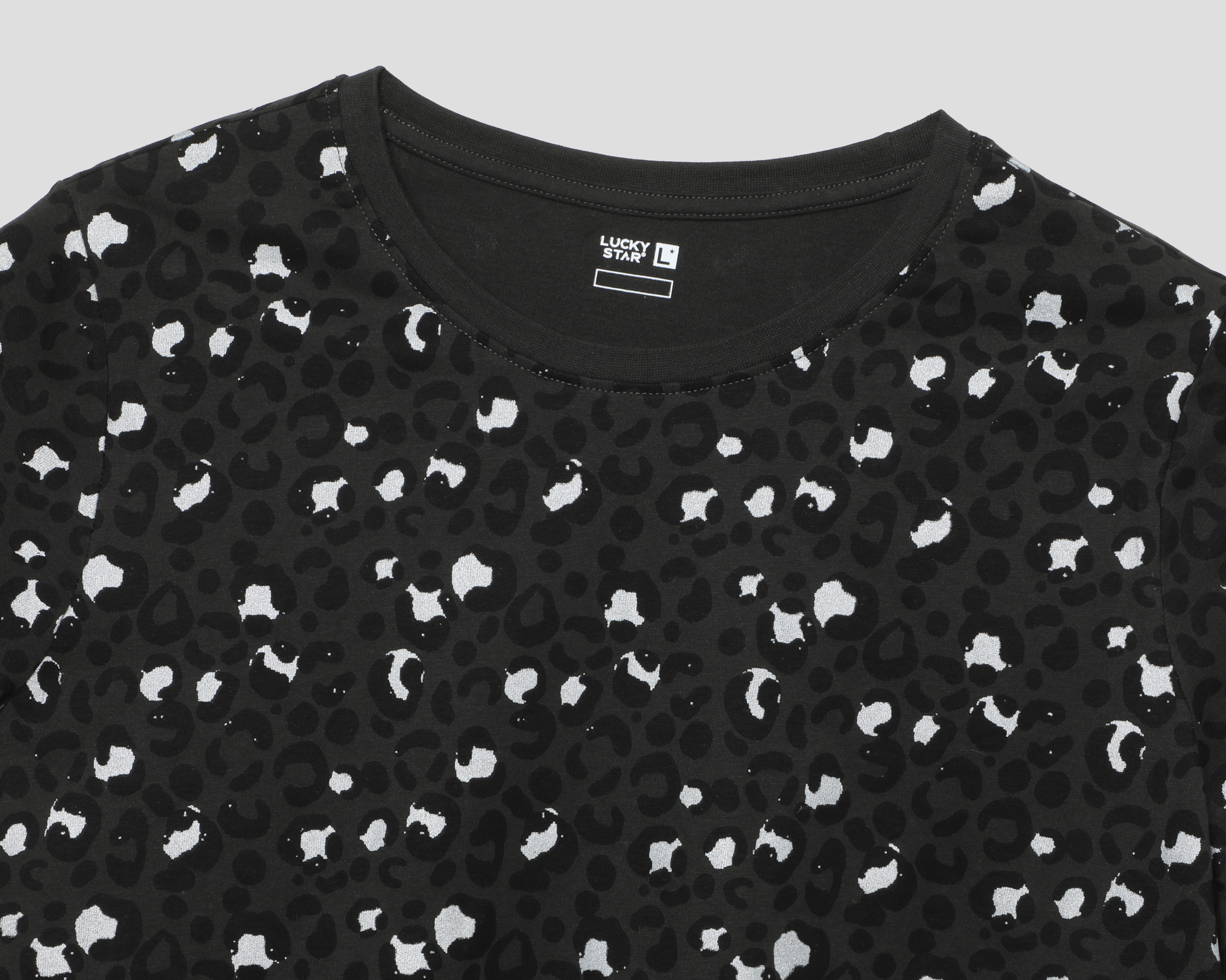 Foto 4 pulgar | Foto 3 | Playera Negra Lucky Star para Mujer