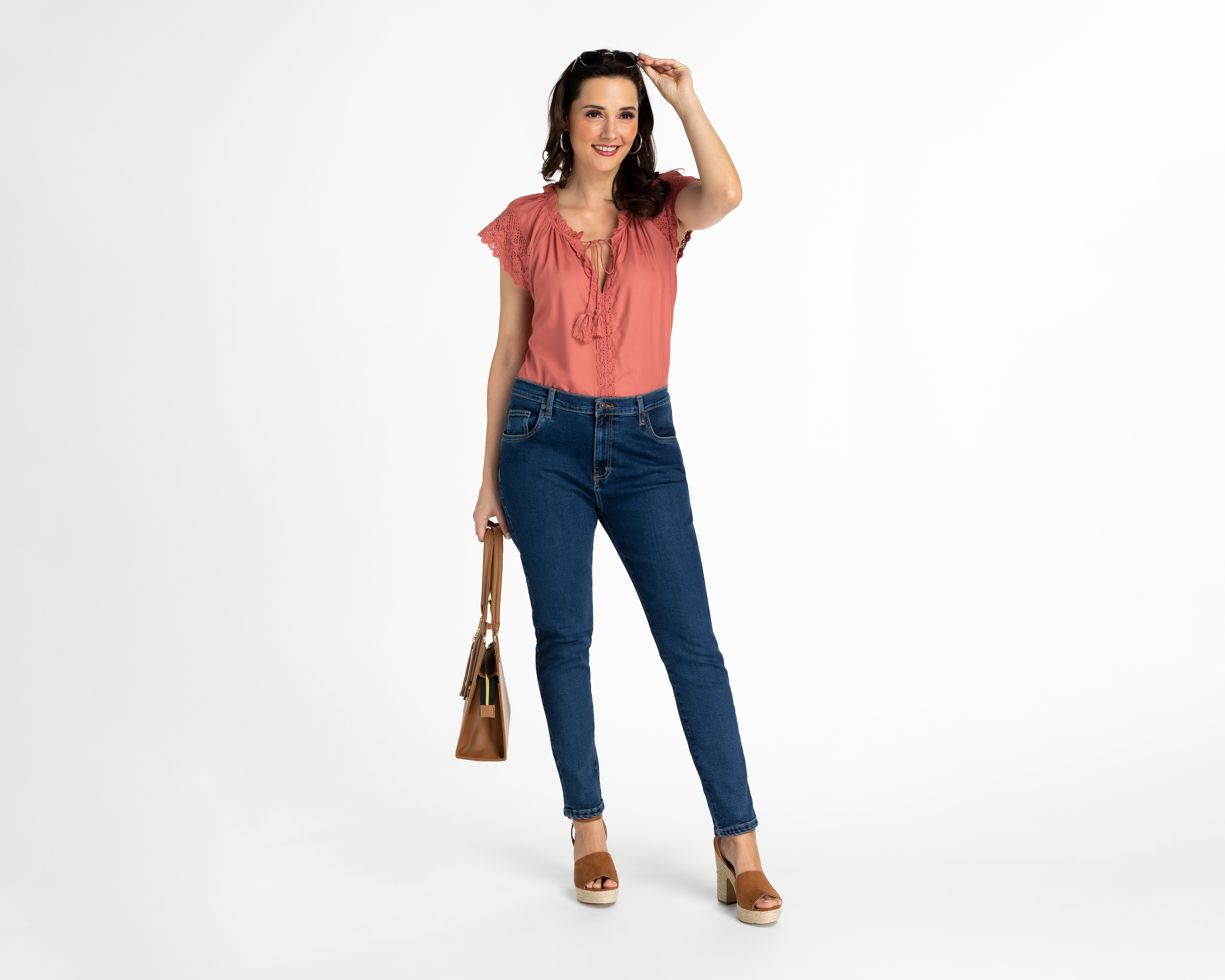 Foto 3 pulgar | Foto 2 | Blusa Lady Sun Sin Mangas con Crochet en Hombros