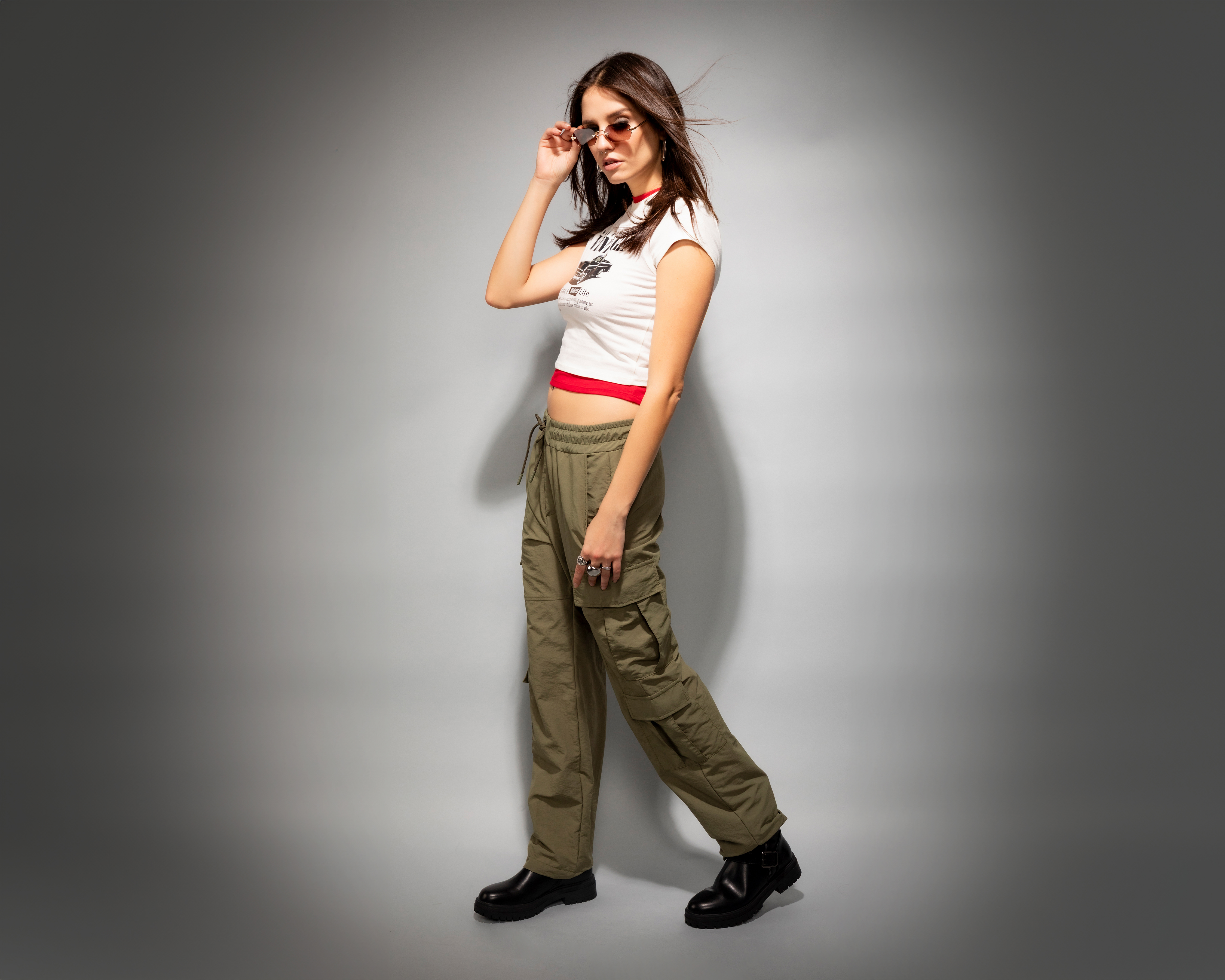 Foto 2 pulgar | Foto 1 | Pantalón Cargo Strona Verde para Mujer