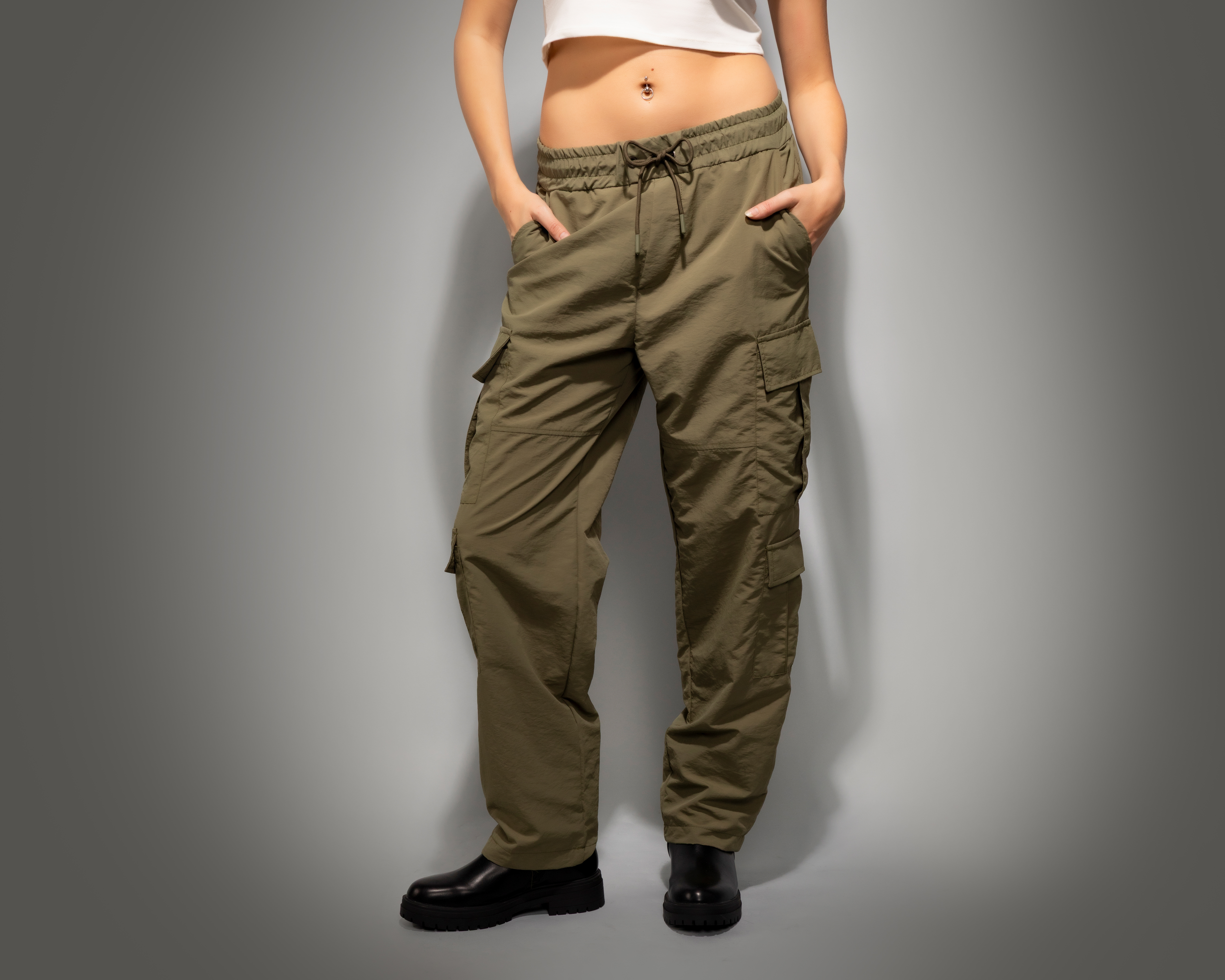 Foto 3 pulgar | Foto 2 | Pantalón Cargo Strona Verde para Mujer