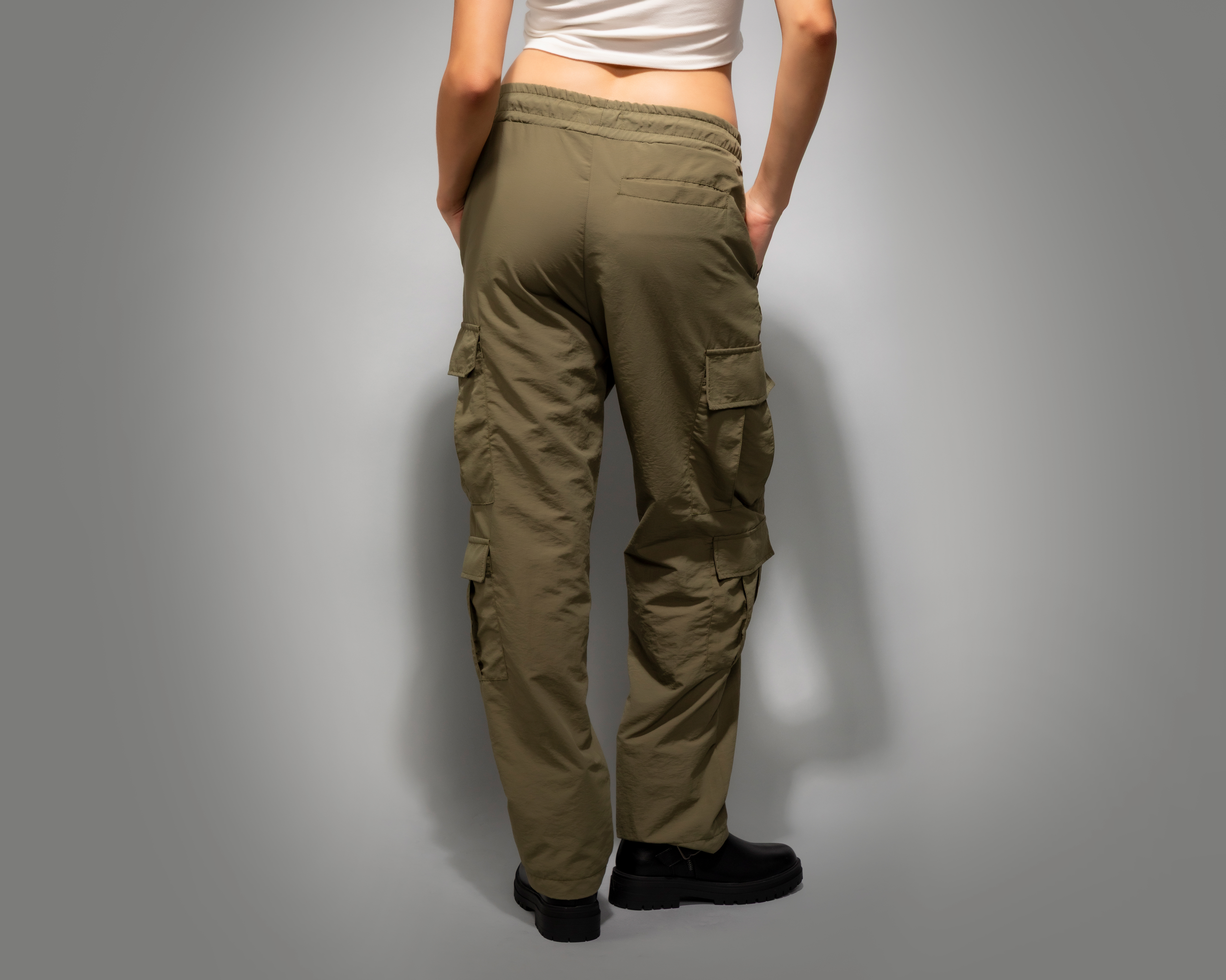 Foto 4 pulgar | Foto 3 | Pantalón Cargo Strona Verde para Mujer