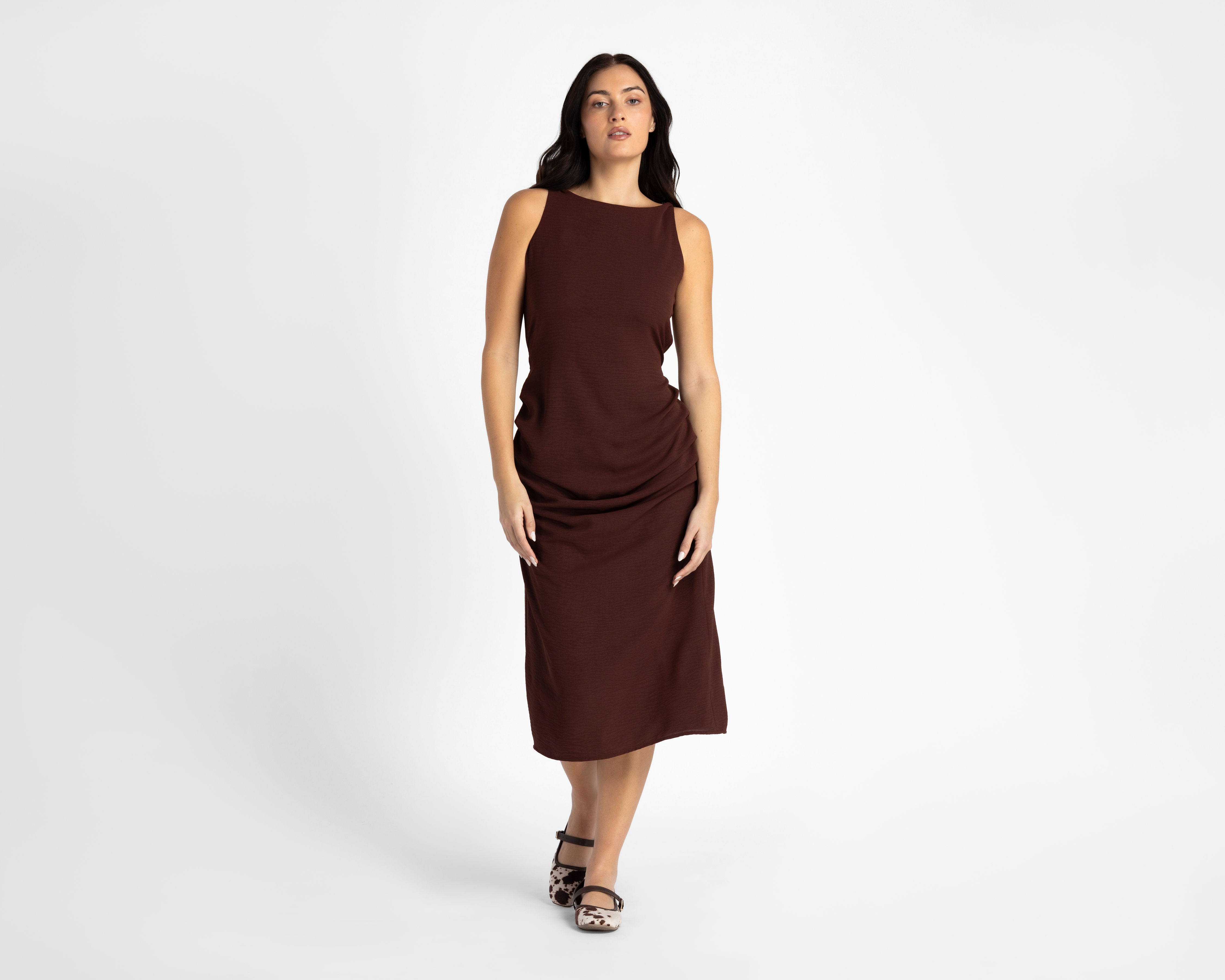 Foto 1 | Foto 1 | Vestido Casual Sahara Midi Café Plisado para Mujer