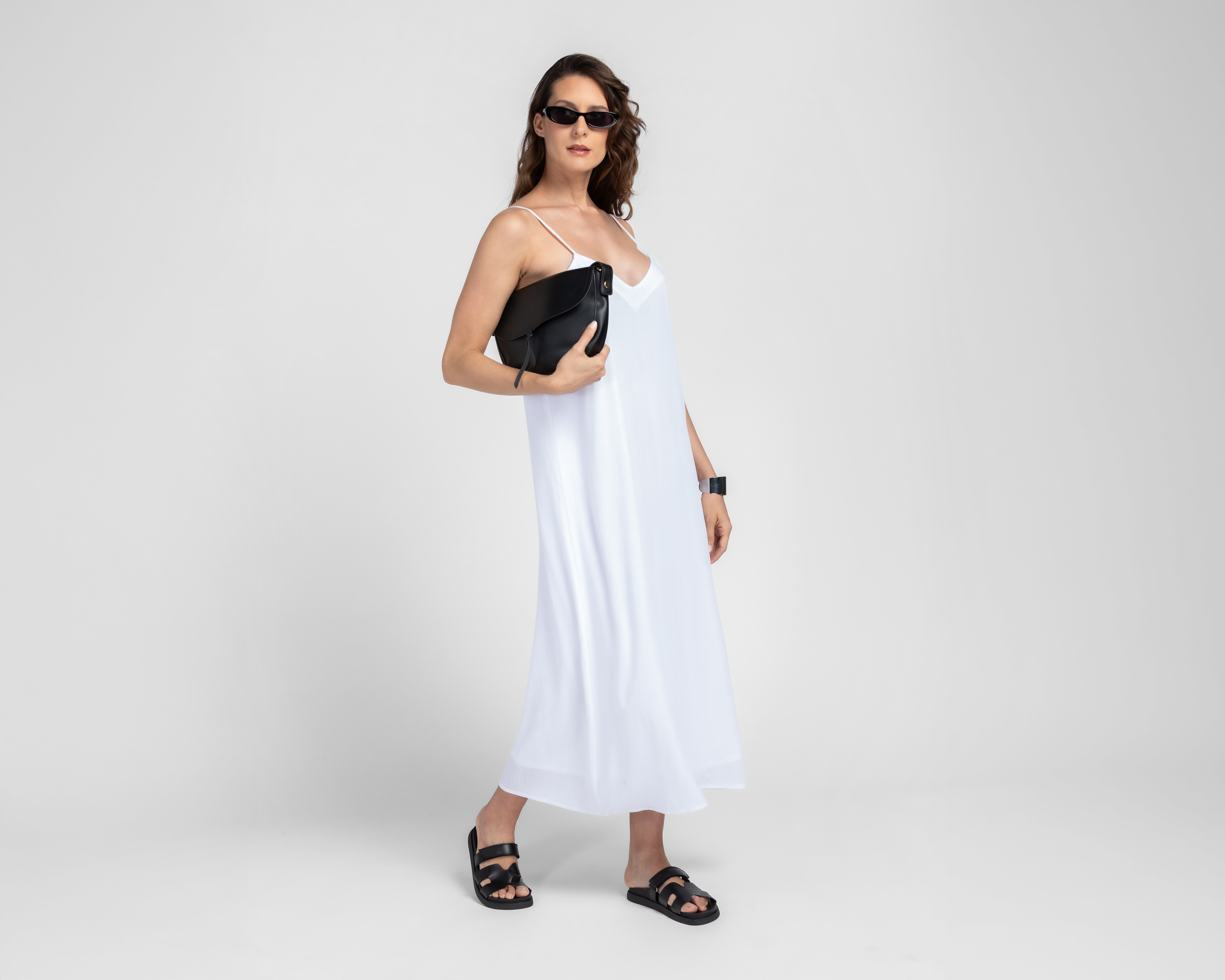 Foto 3 pulgar | Foto 2 | Vestido Midi con Tirantes Sahara para Mujer
