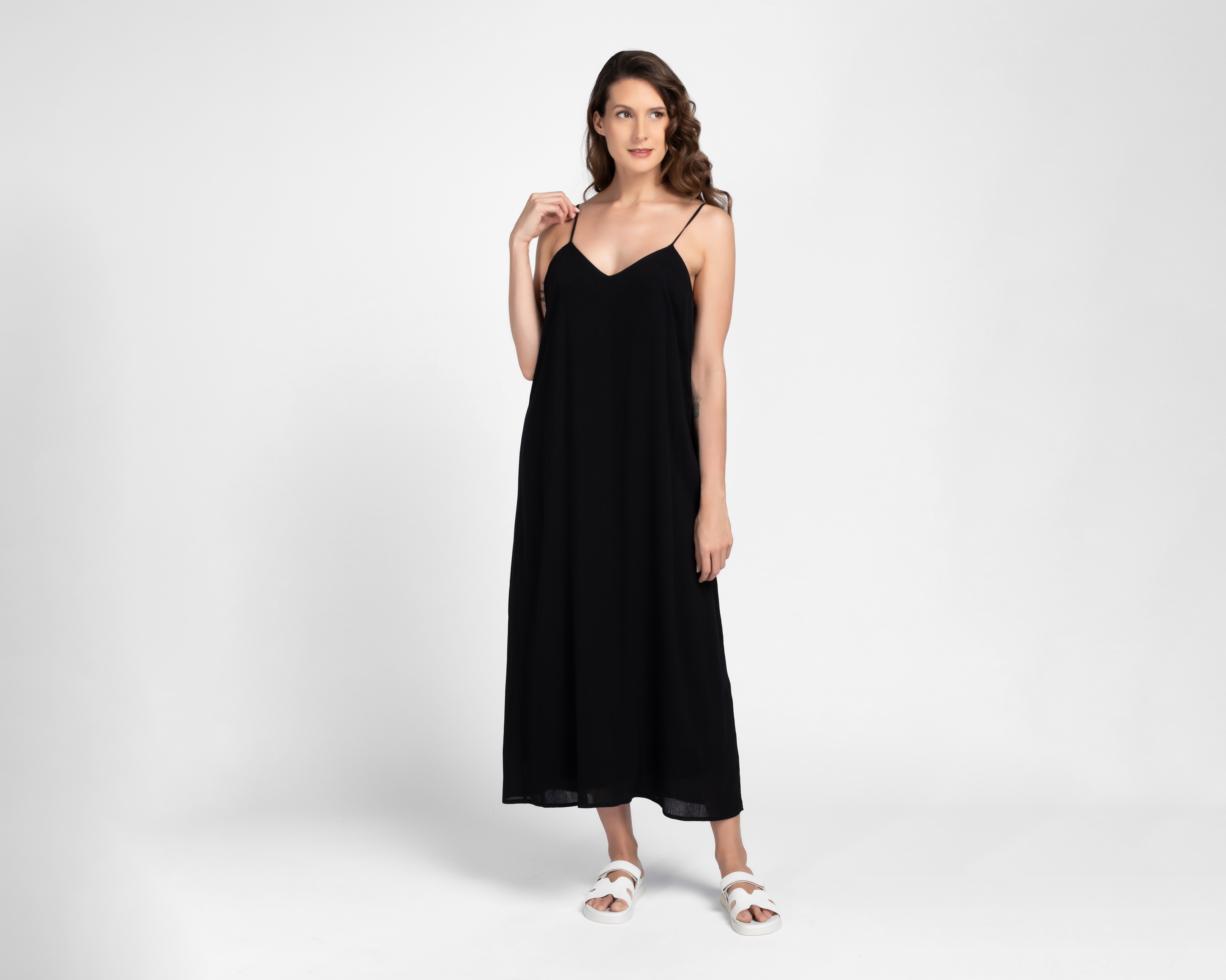 Foto 3 pulgar | Foto 2 | Vestido Midi con Tirantes Sahara para Mujer
