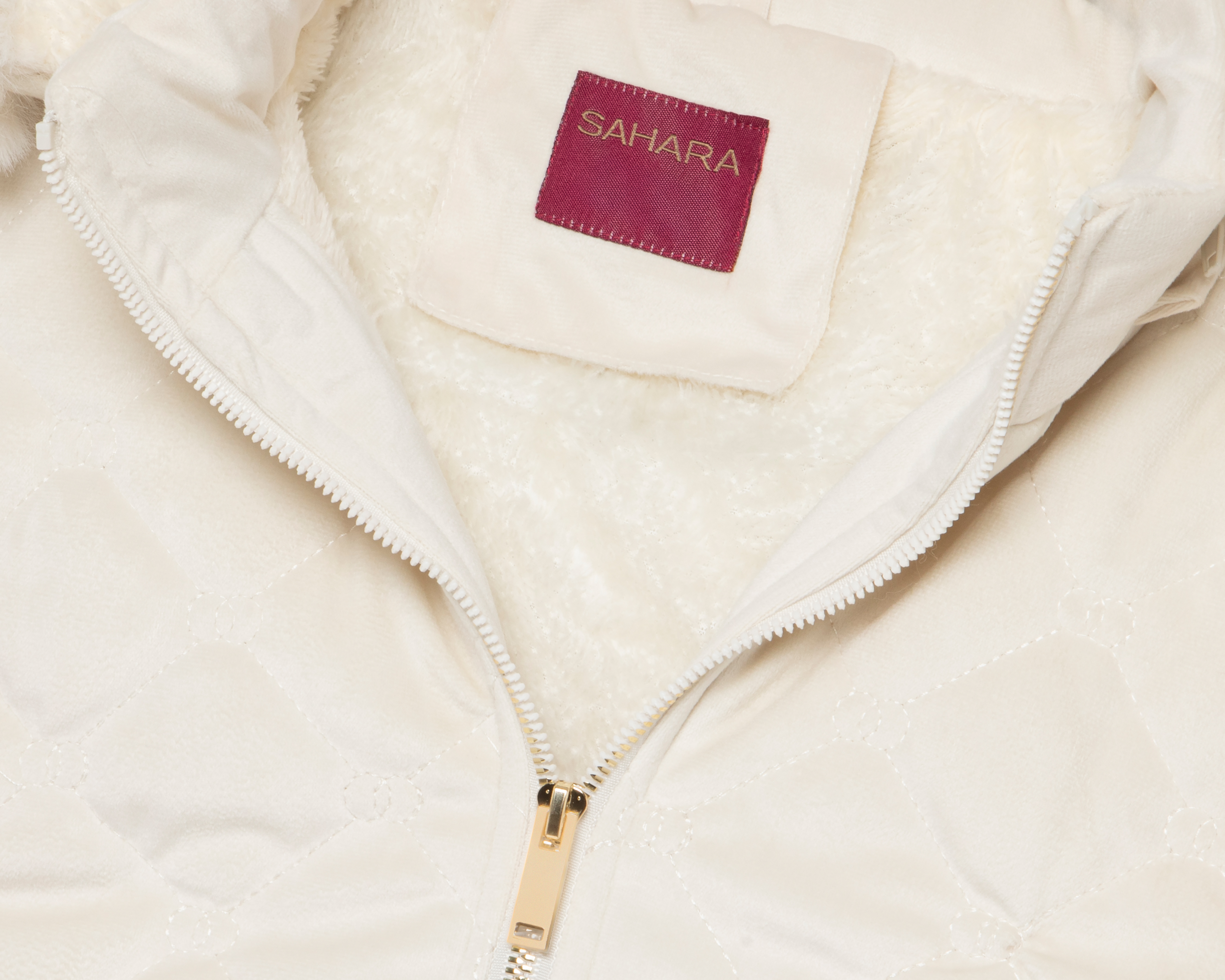 Foto 4 pulgar | Foto 3 | Chaleco Capitonado Sahara para Mujer