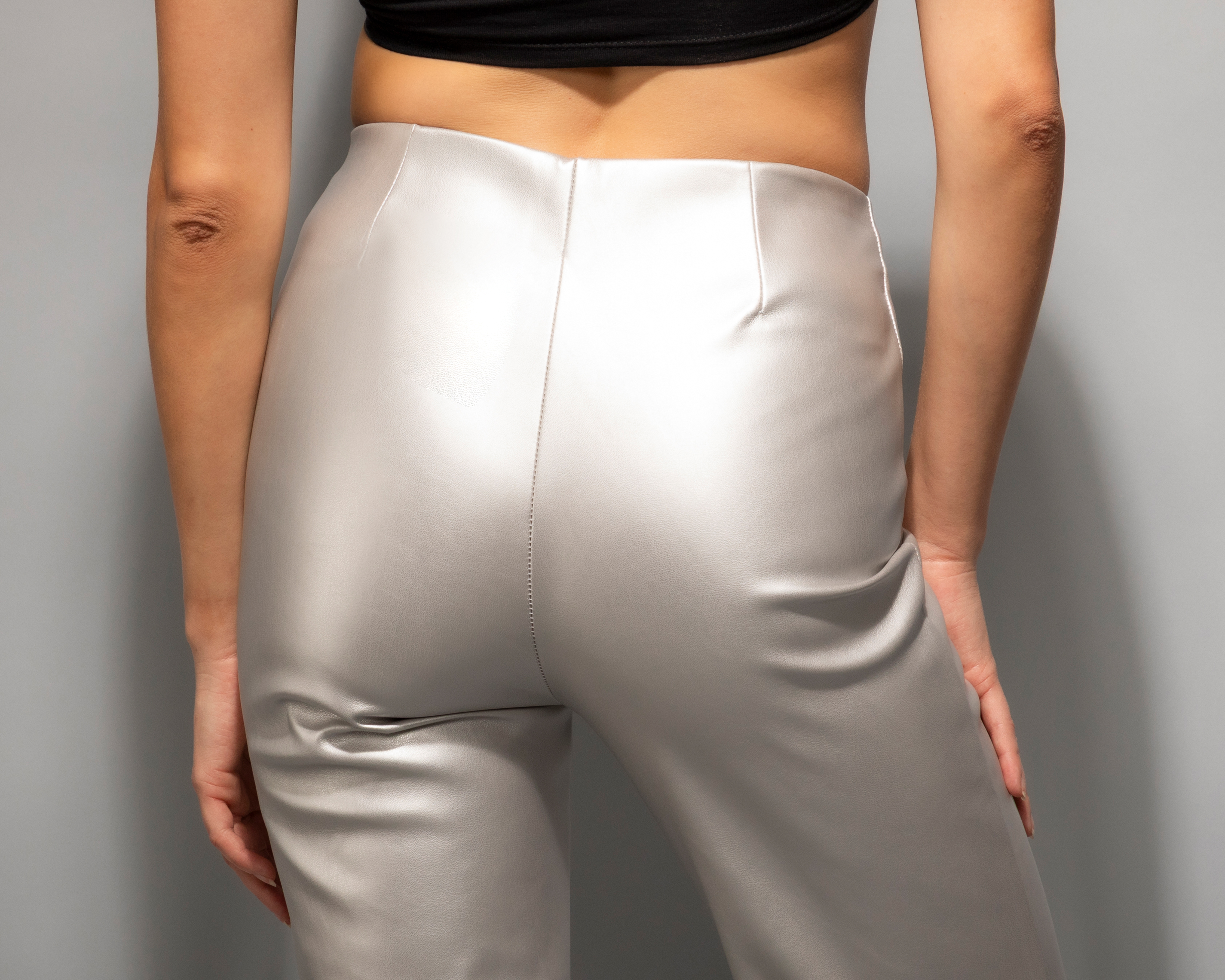Foto 6 pulgar | Foto 5 | Pantalon Polipiel con Abertura en Ruedo Strona para Mujer