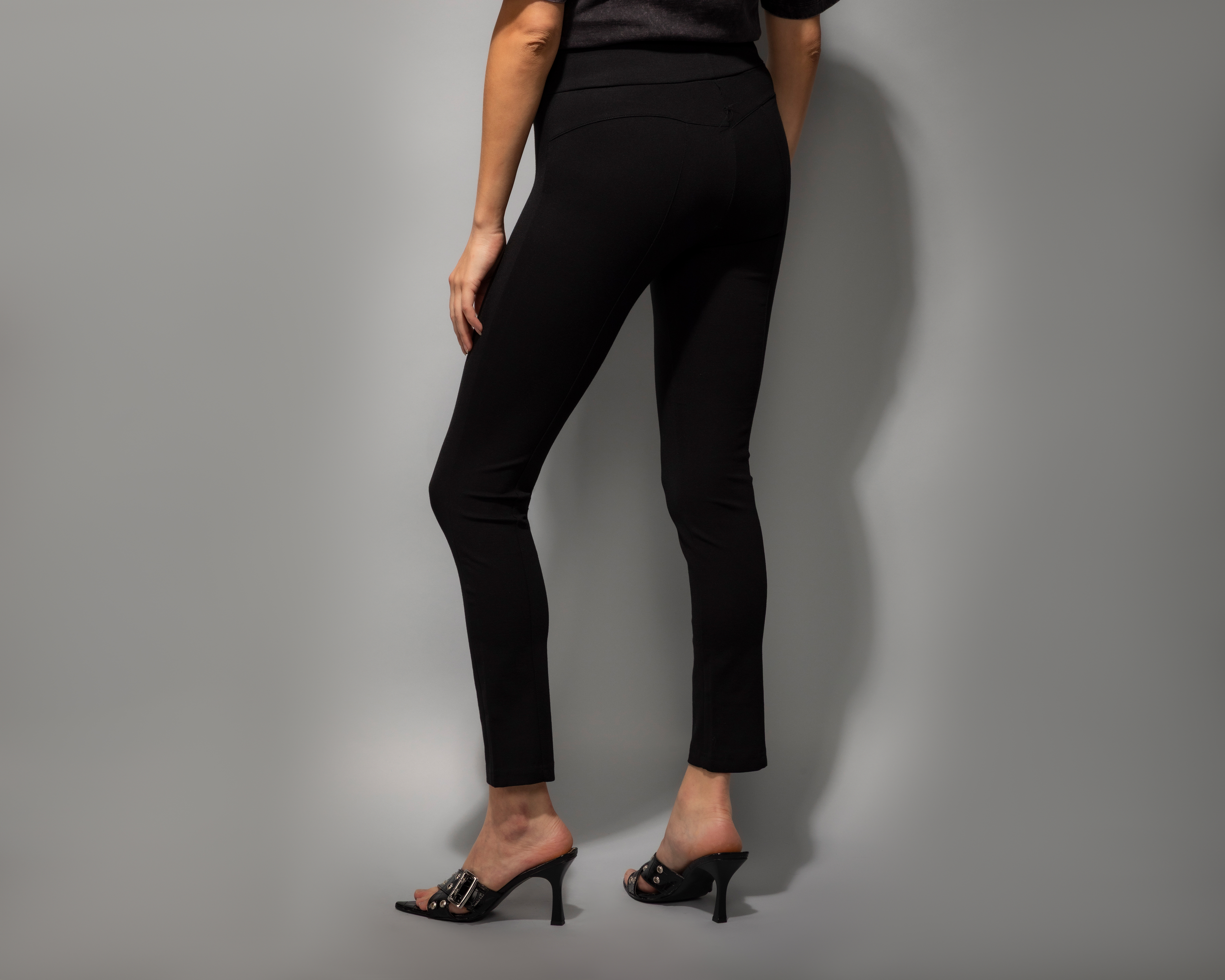 Foto 4 pulgar | Foto 3 | Leggings Negros Strona Juveniles