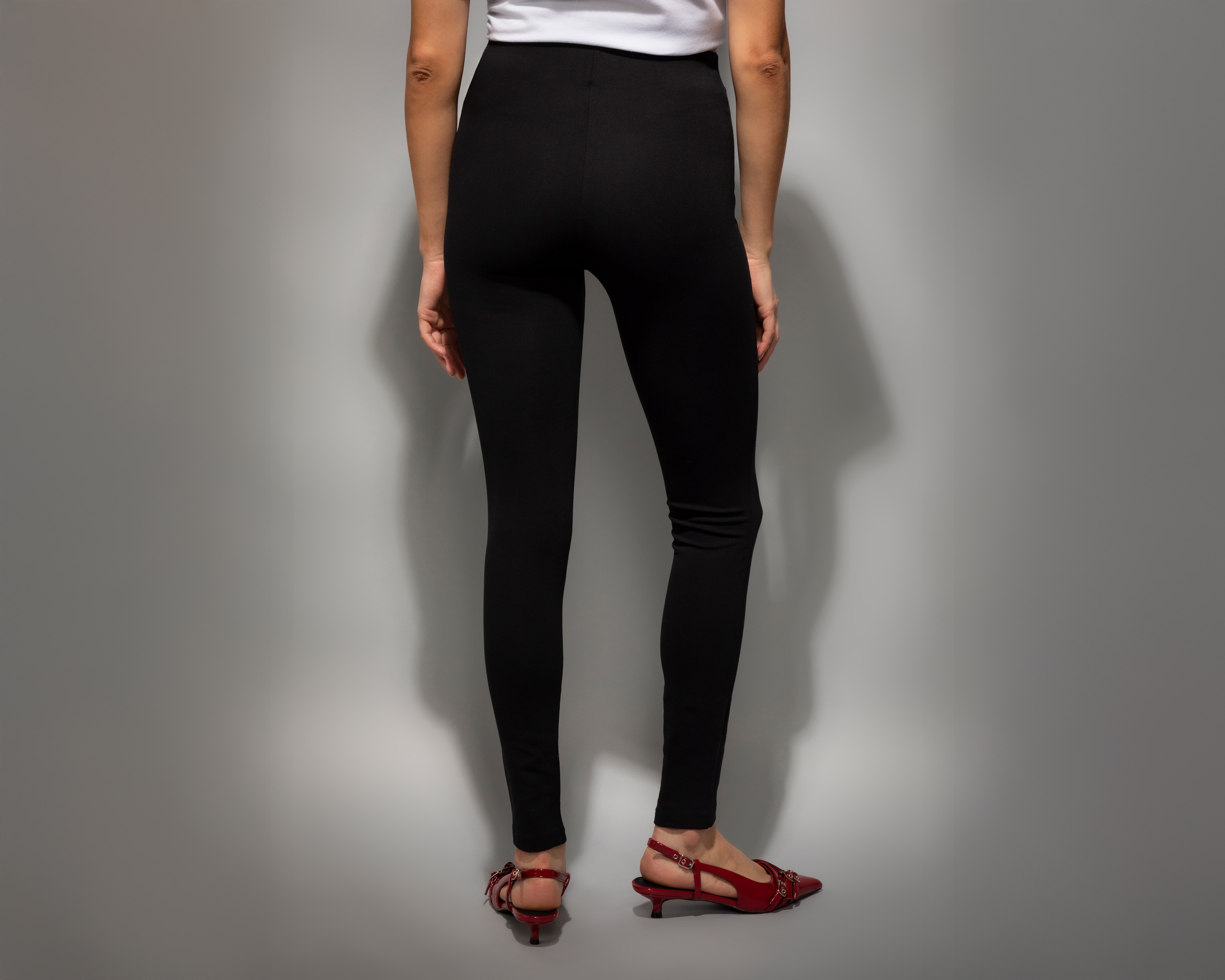 Foto 4 pulgar | Foto 3 | Leggings Negros Strona para Mujer