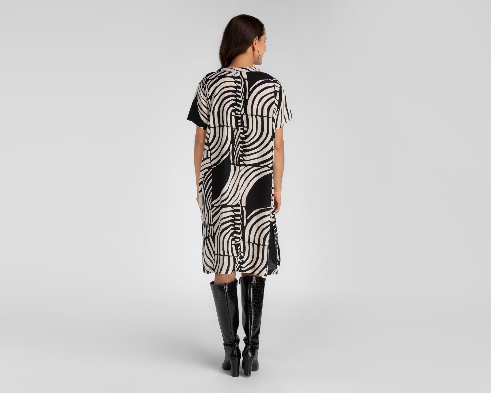 Foto 4 pulgar | Foto 3 | Vestido Casual Sahara Manga Corta Escote V para Mujer