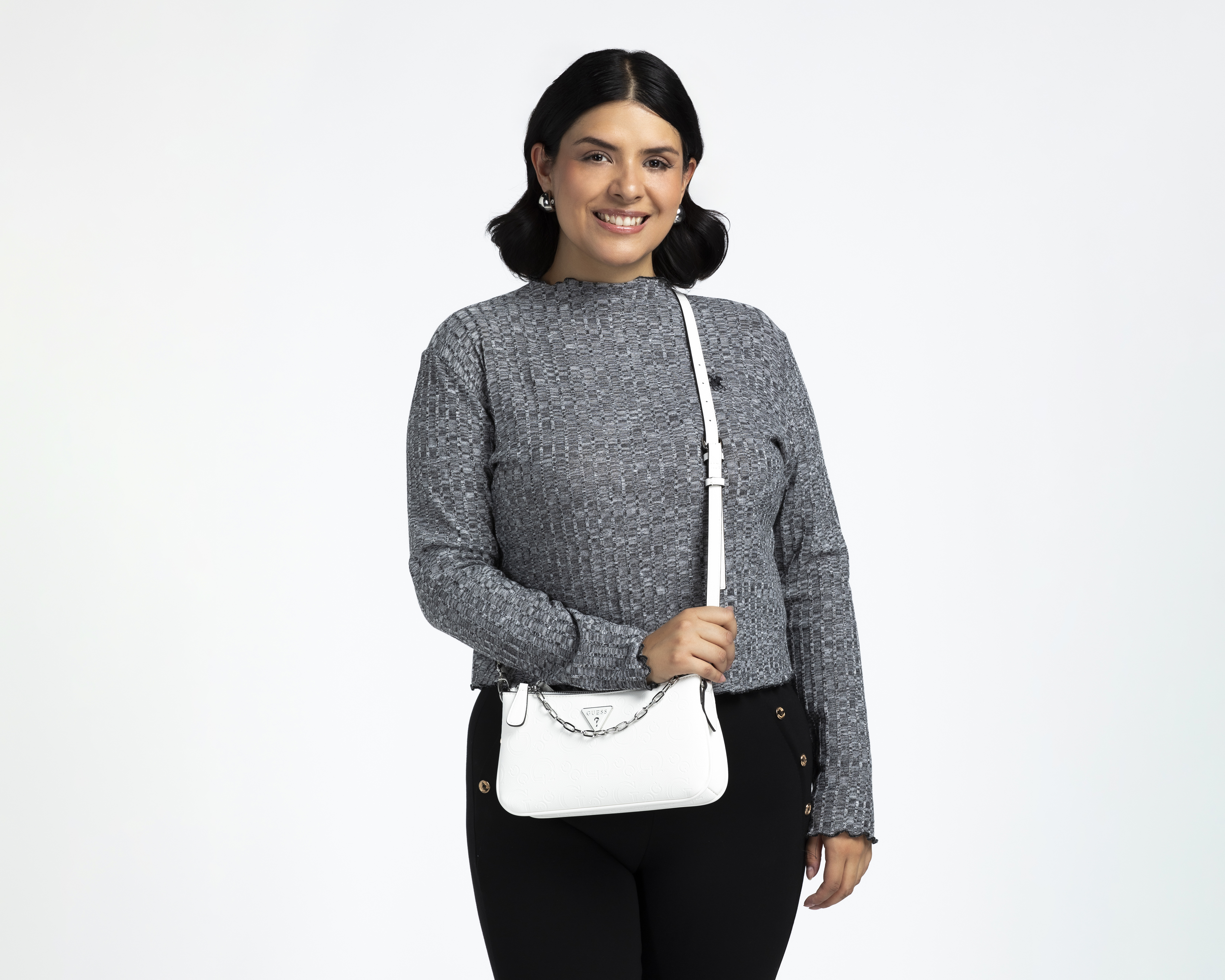 Foto 7 pulgar | Foto 6 | Bolsa Cruzada Guess Tyrah