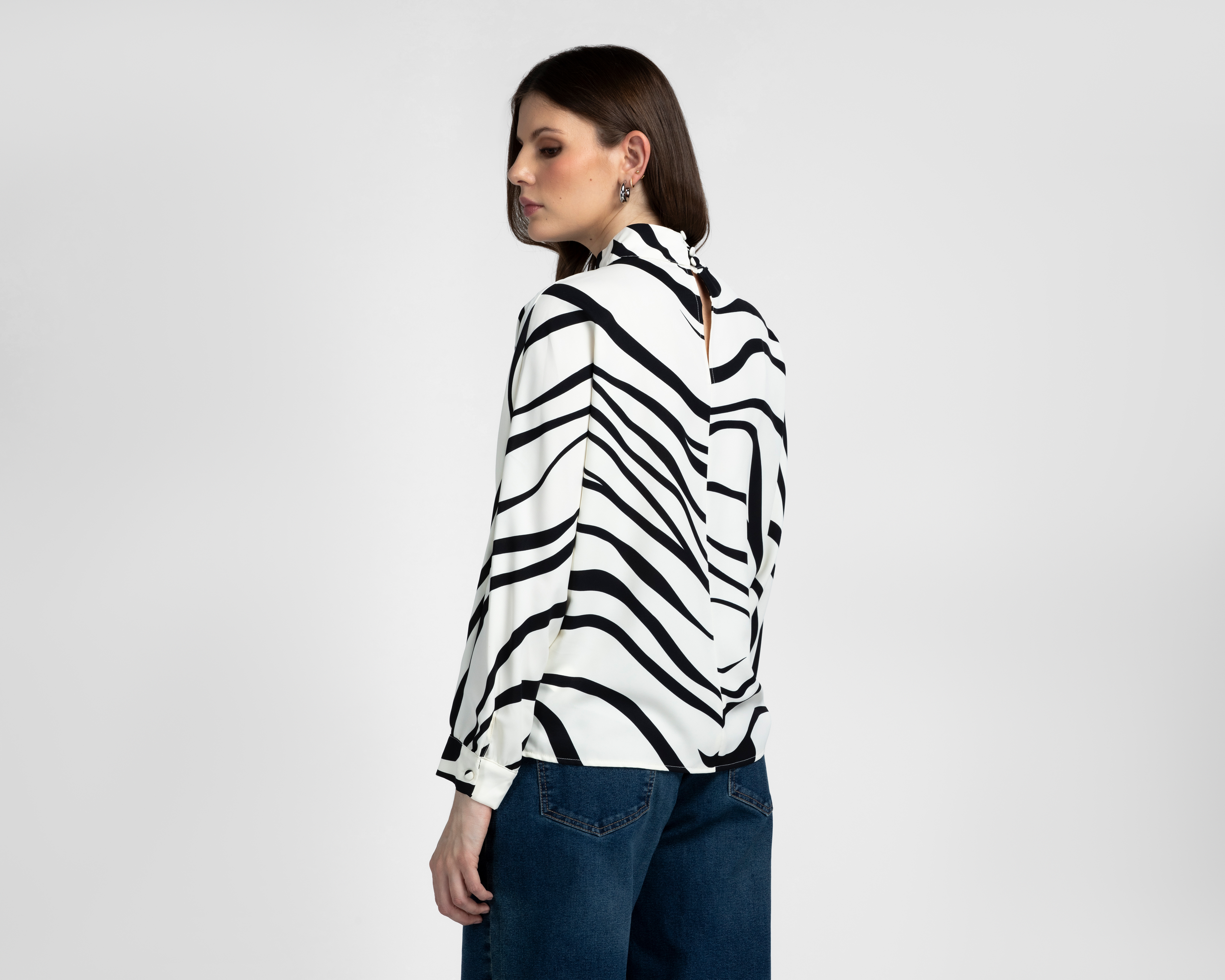 Foto 4 pulgar | Foto 3 | Blusa Animal Print Sahara para Mujer