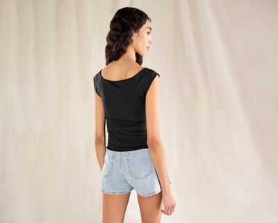 Foto 3 | Foto 3 | Playera Negra Strona para Mujer