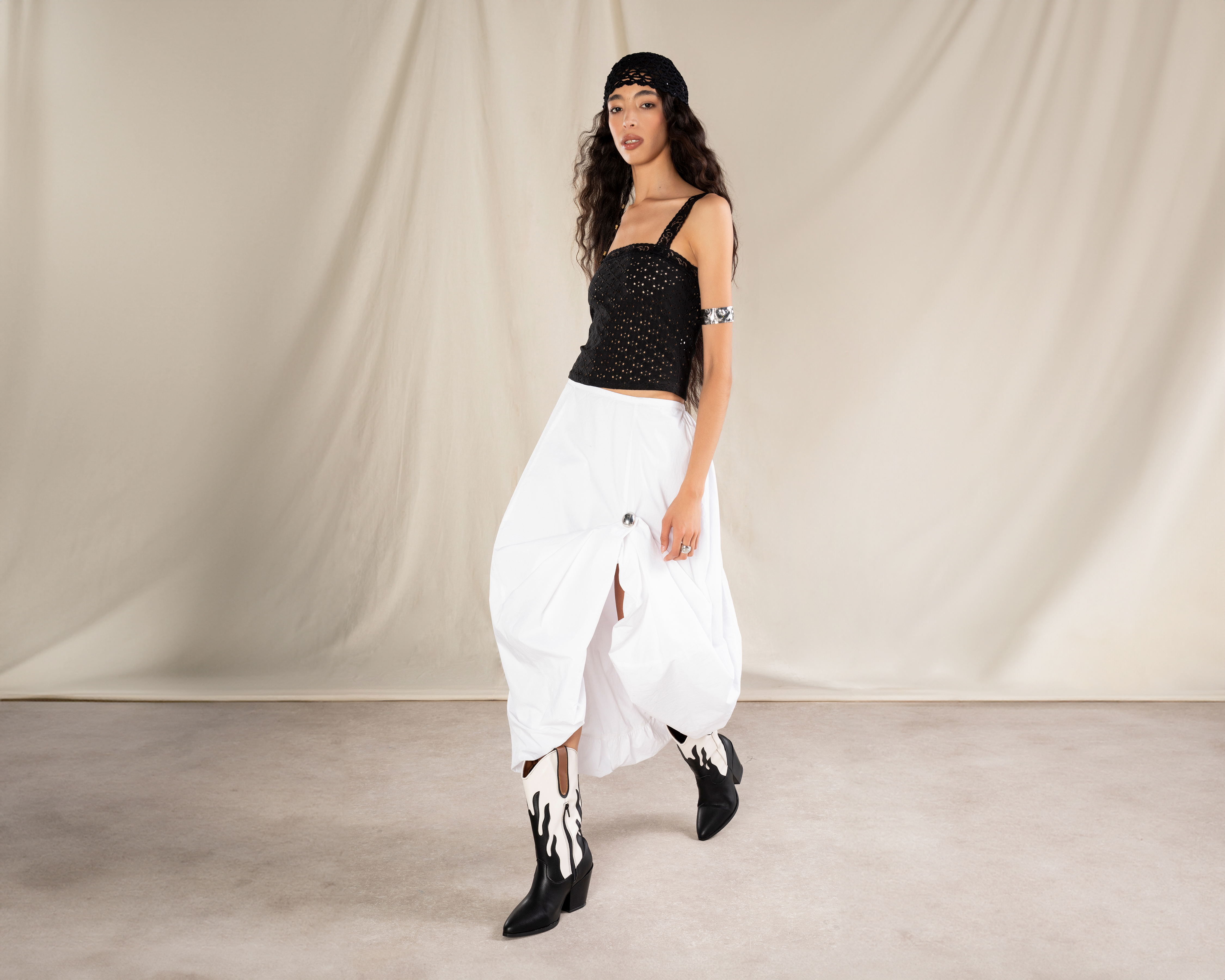 Foto 2 pulgar | Foto 1 | Blusa con Eyelet Strona para Mujer