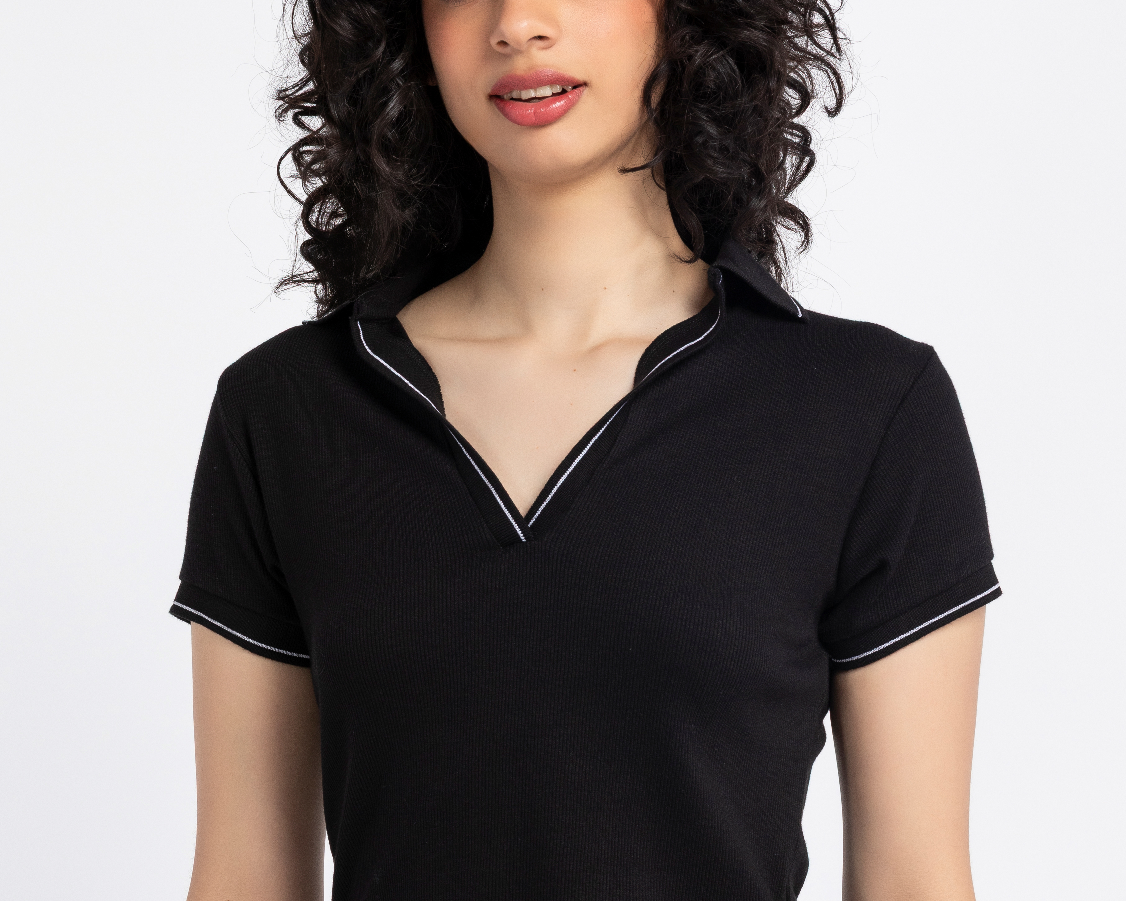 Foto 5 pulgar | Foto 4 | Playera Polo Forever 21 Manga Corta Negra Juvenil