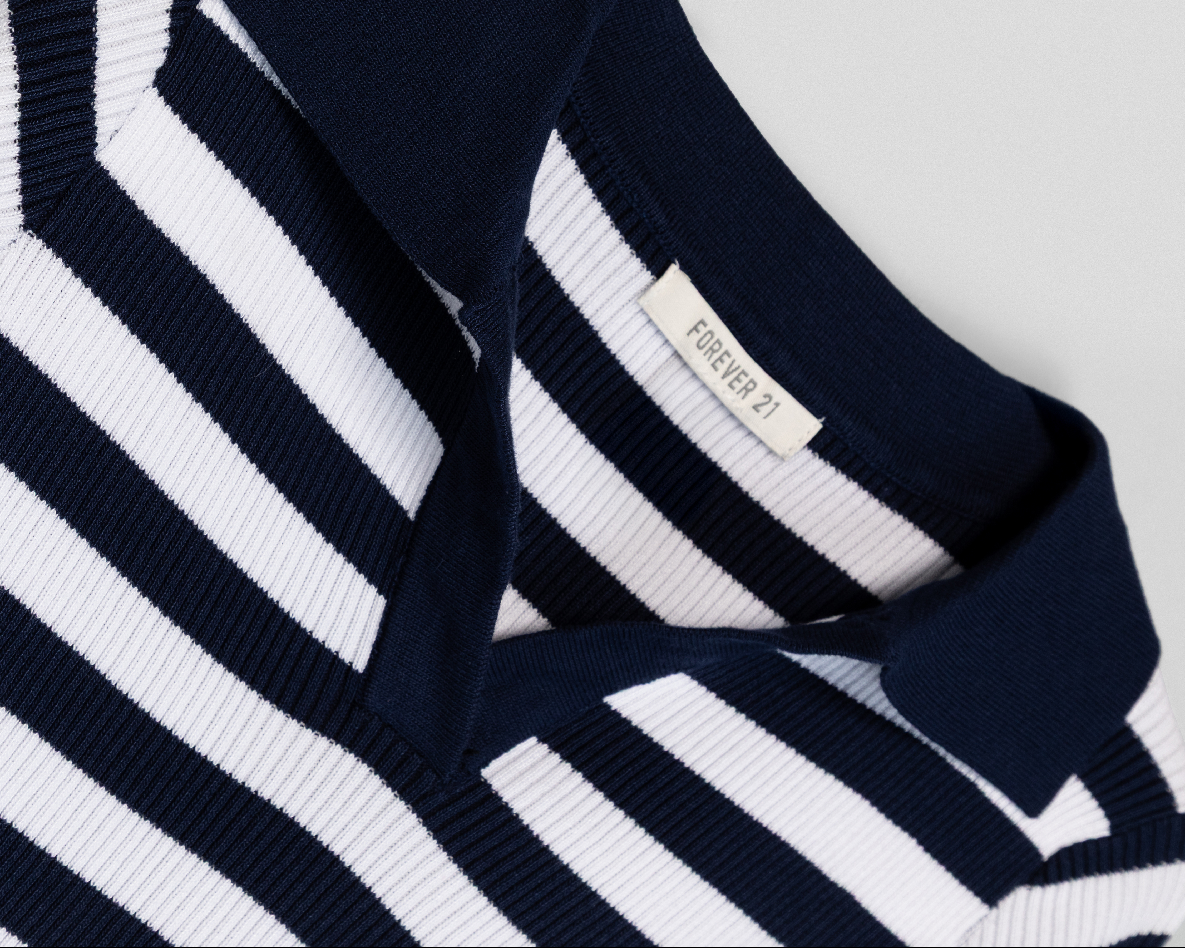 Foto 4 pulgar | Foto 3 | Playera Polo Forever 21 Azul Juvenil