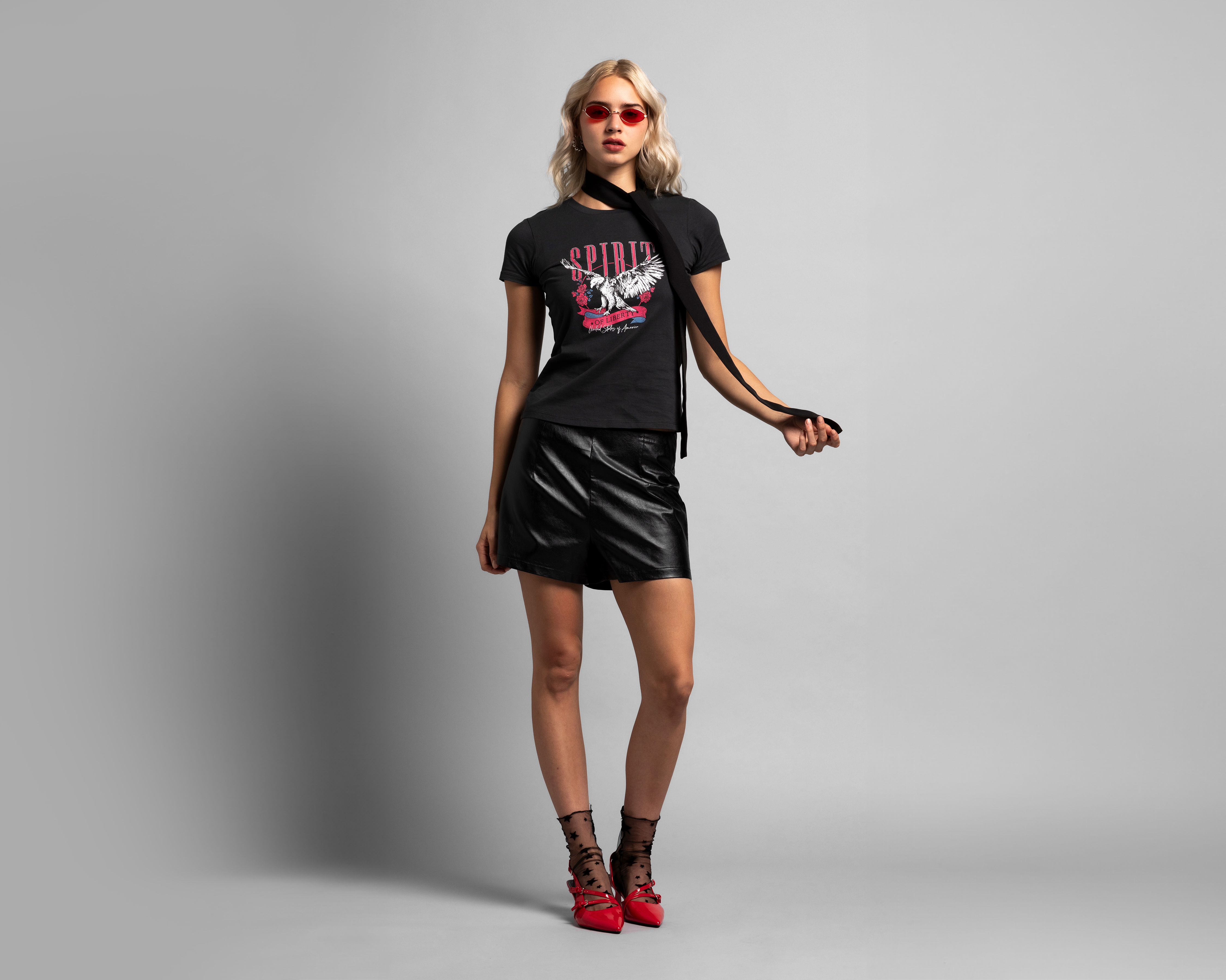 Foto 2 pulgar | Foto 1 | Playera Estampada Strona para Mujer