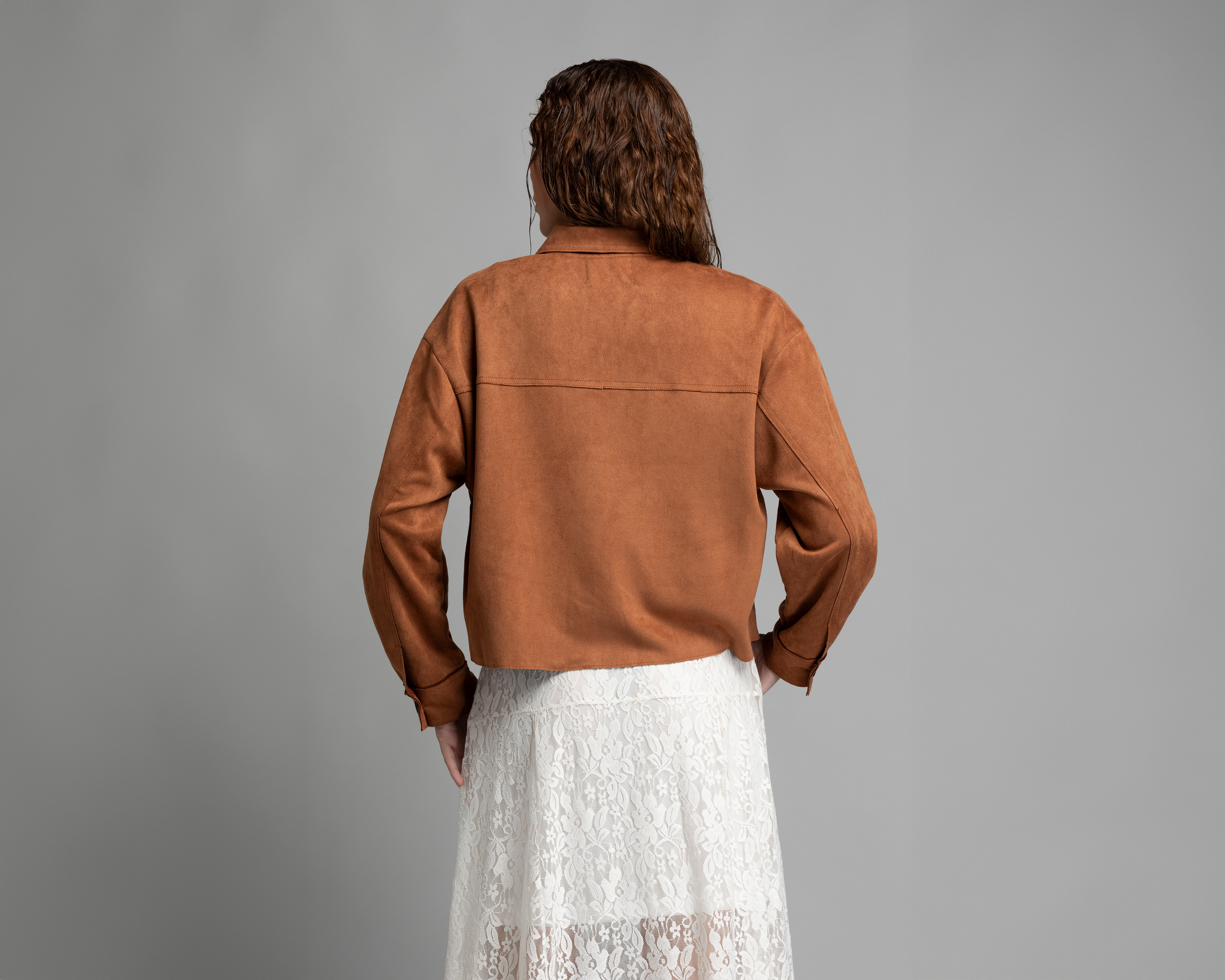 Foto 4 pulgar | Foto 3 | Chamarra Oversize Strona para Mujer